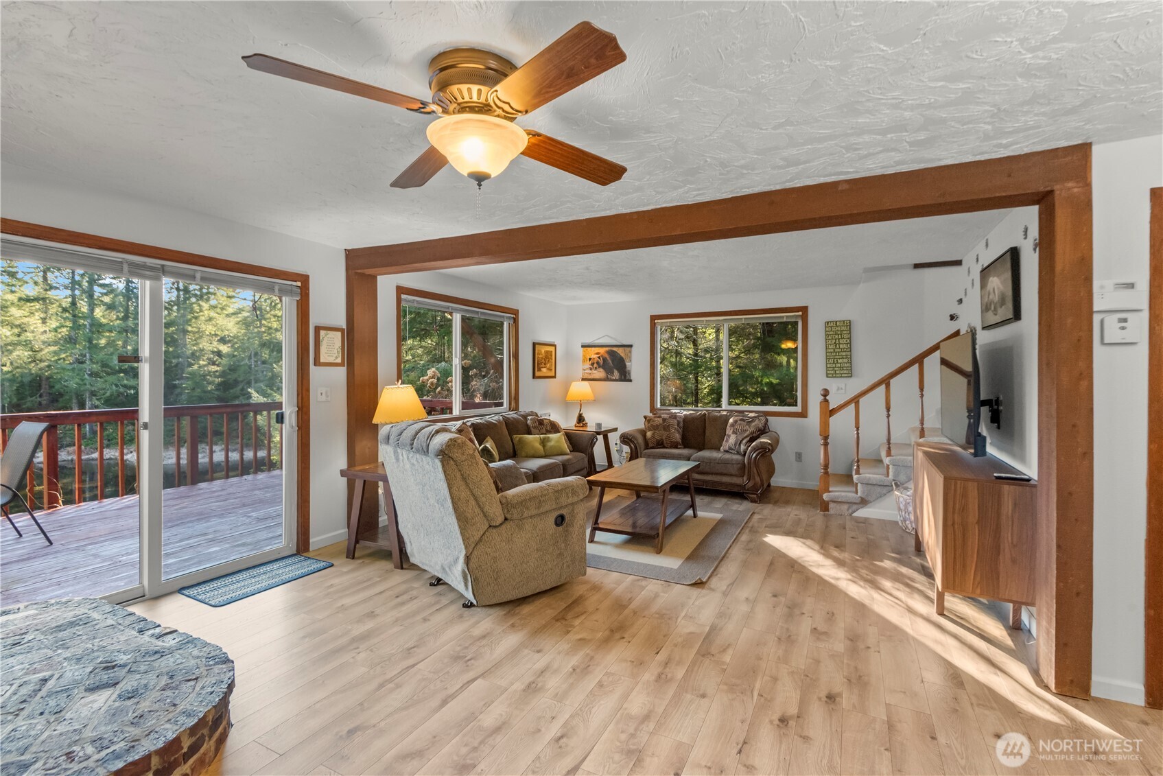 941 N Potlatch Drive , Hoodsport, WA 98548