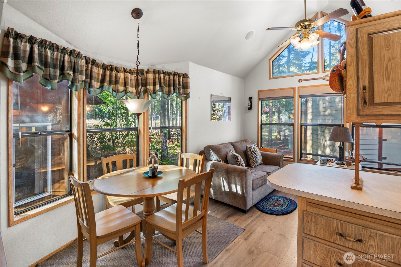 611 N Rainbow Way , Hoodsport, WA 98548