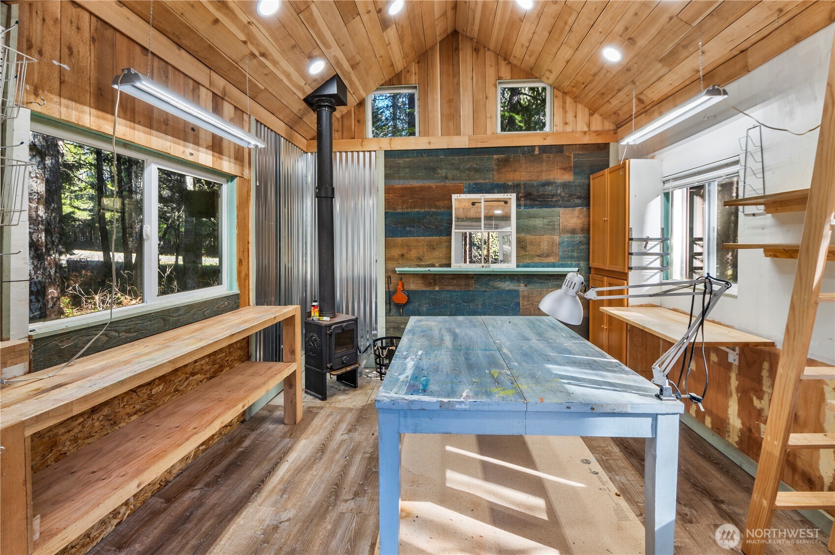611 N Rainbow Way , Hoodsport, WA 98548