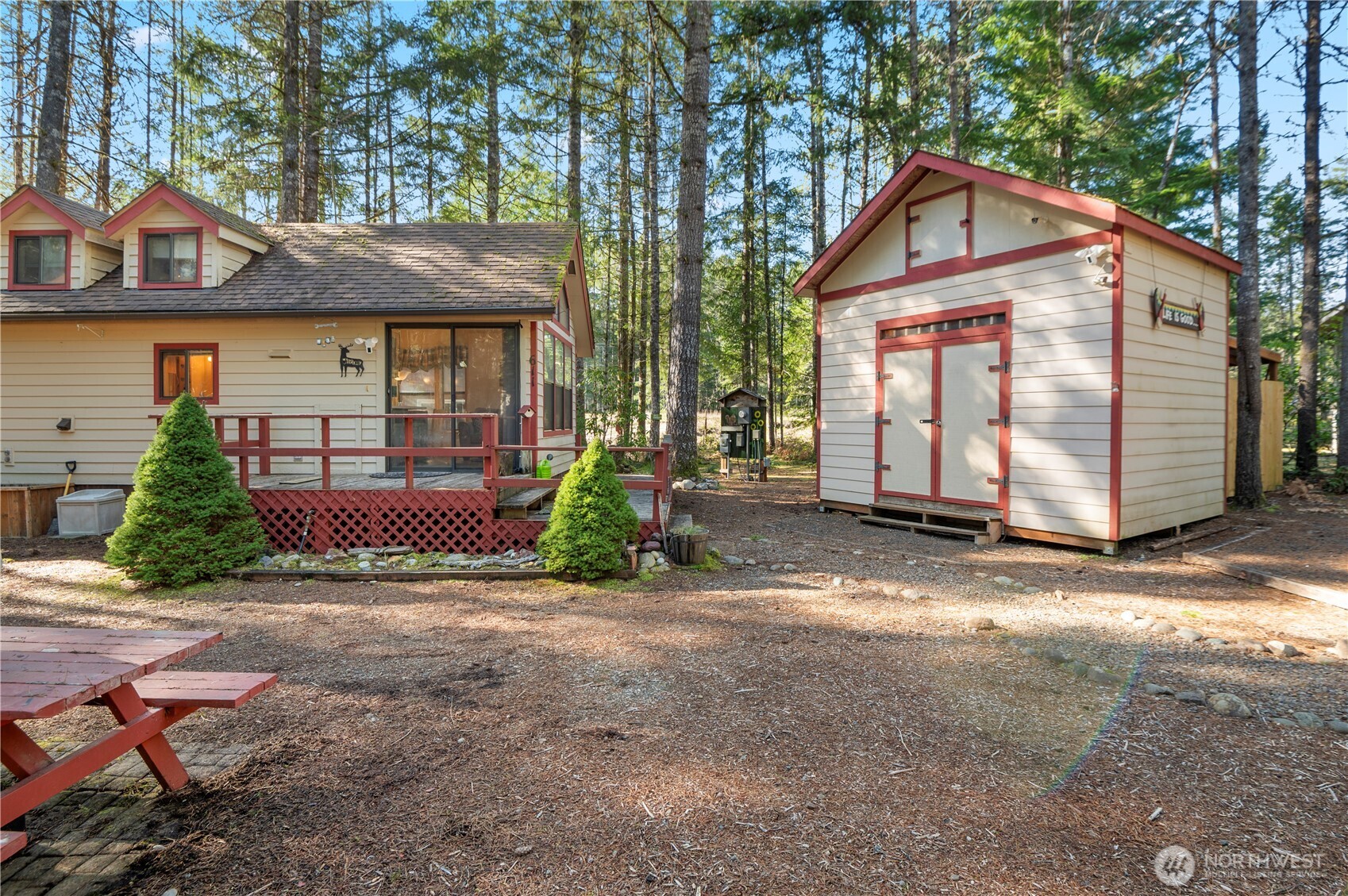 611 N Rainbow Way , Hoodsport, WA 98548
