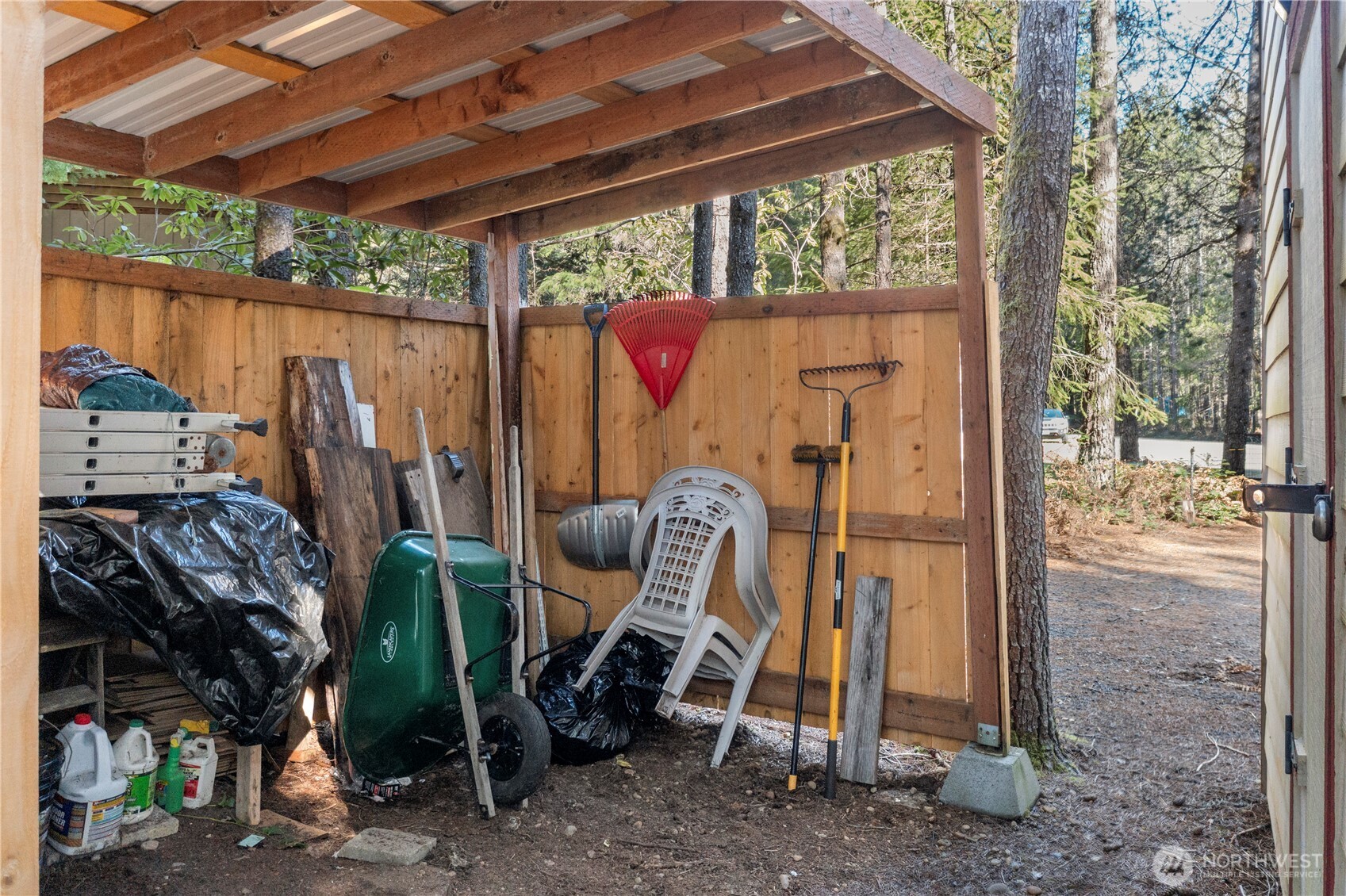 611 N Rainbow Way , Hoodsport, WA 98548