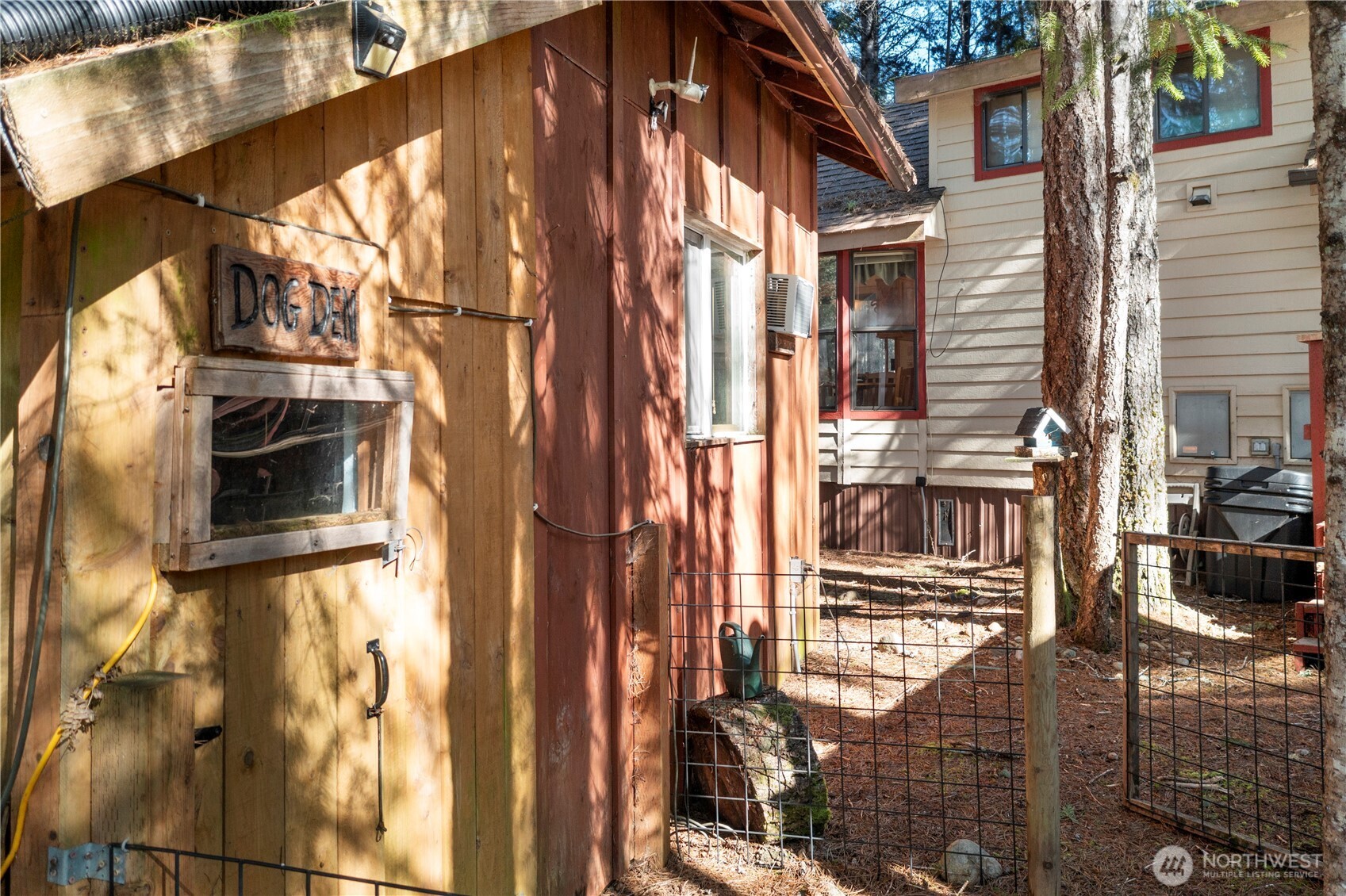 611 N Rainbow Way , Hoodsport, WA 98548