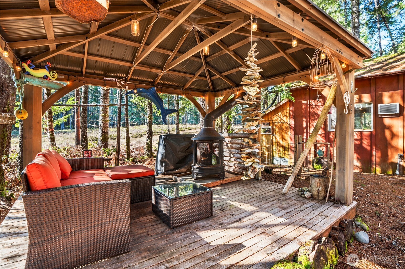 611 N Rainbow Way , Hoodsport, WA 98548