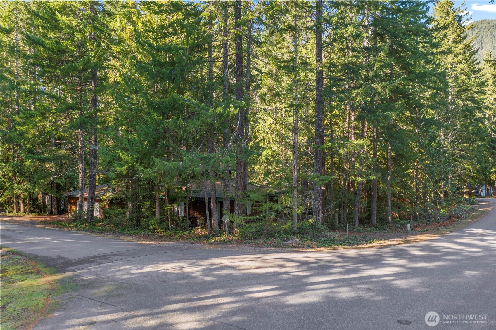 720 N Potlatch Drive N, Hoodsport, WA 98548