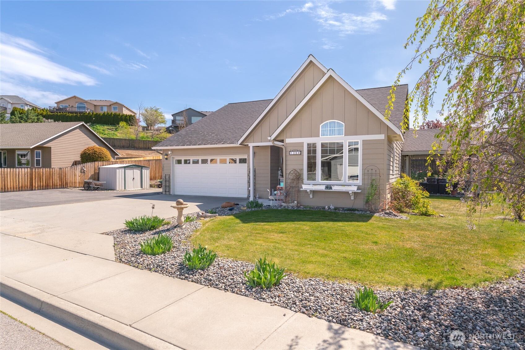 1364 Tractor Loop Road , East Wenatchee, WA 98802