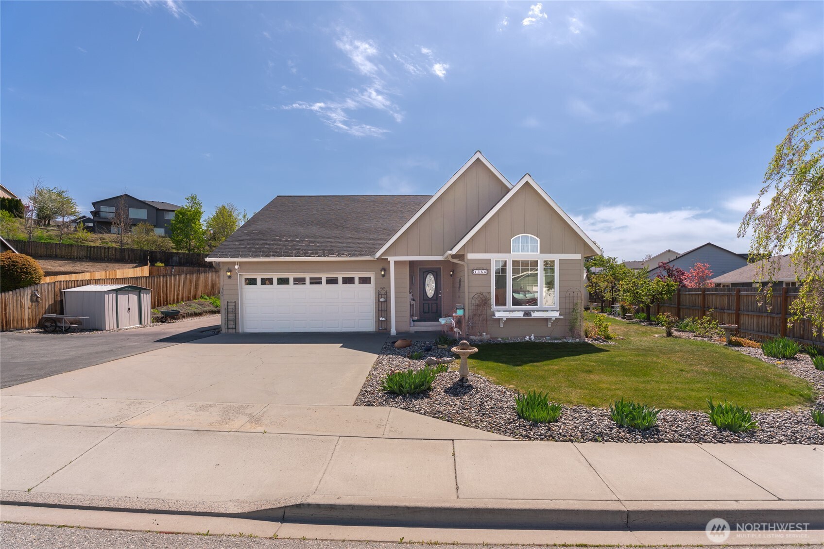 1364 Tractor Loop Road , East Wenatchee, WA 98802