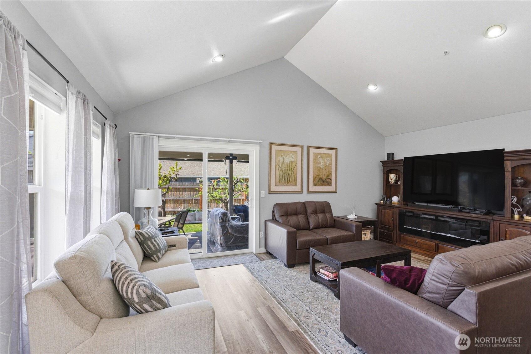 1364 Tractor Loop Road , East Wenatchee, WA 98802
