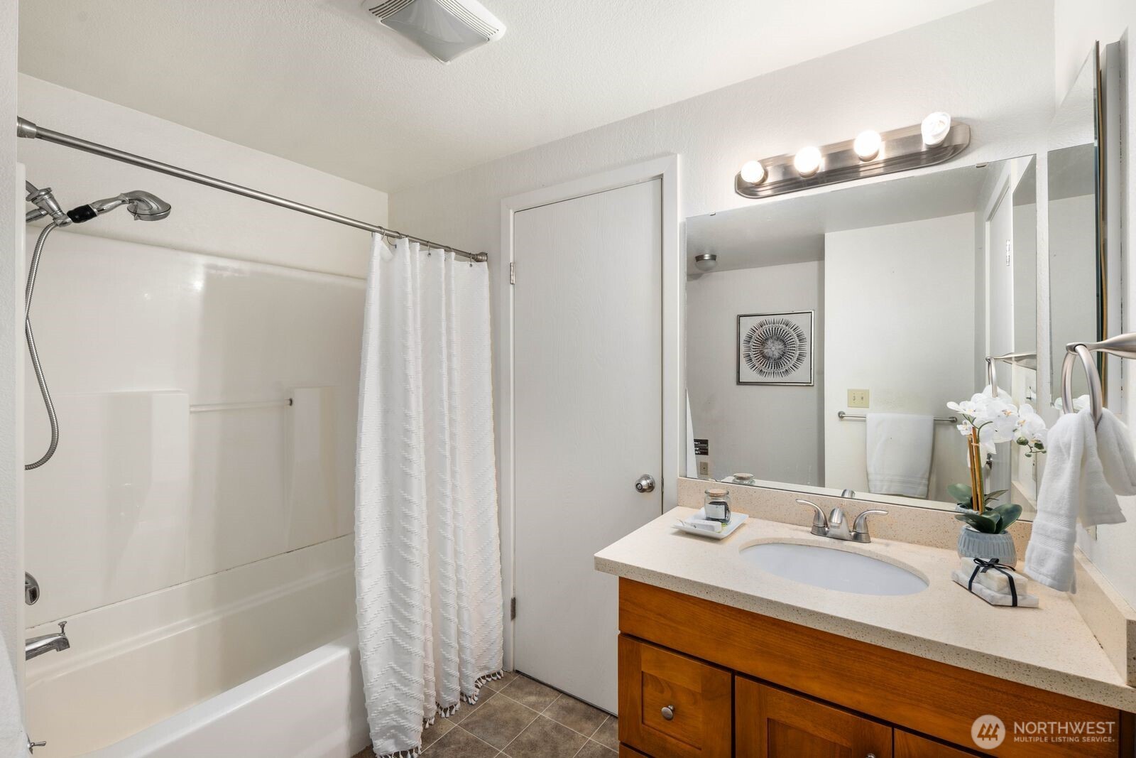 707 N 130th Street #B203, Seattle, WA 98133