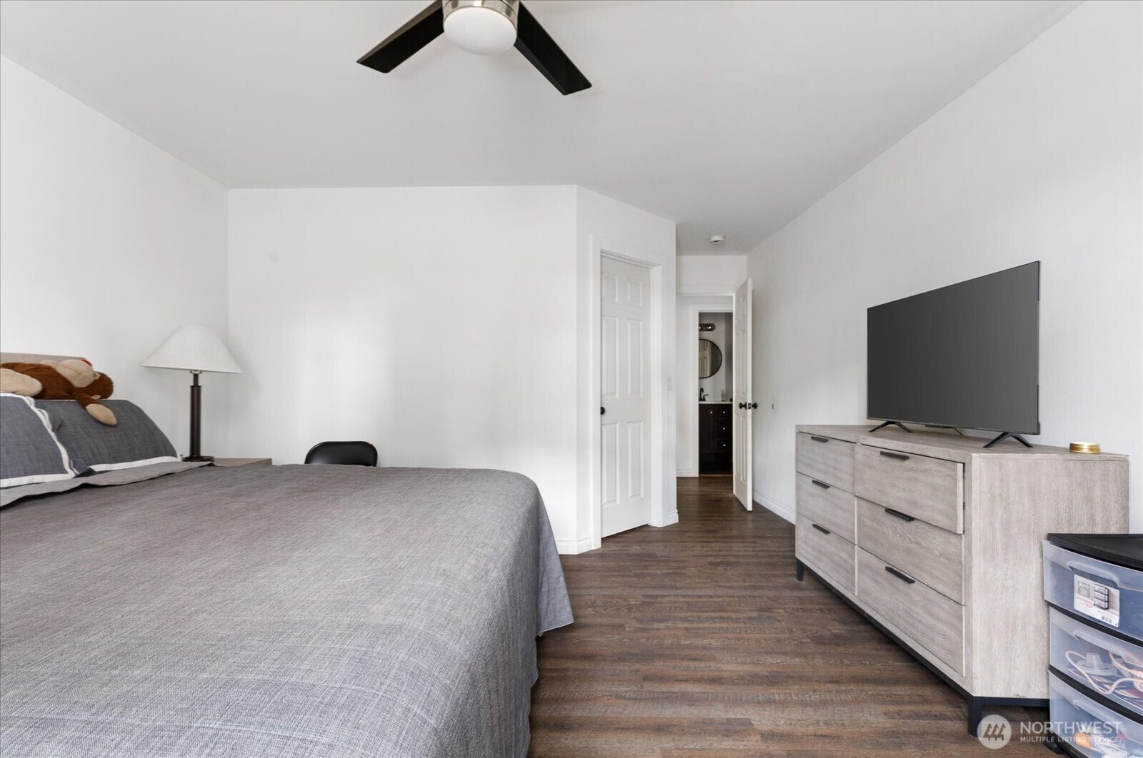 1853 SW Olive St. , Oak Harbor, WA 98277