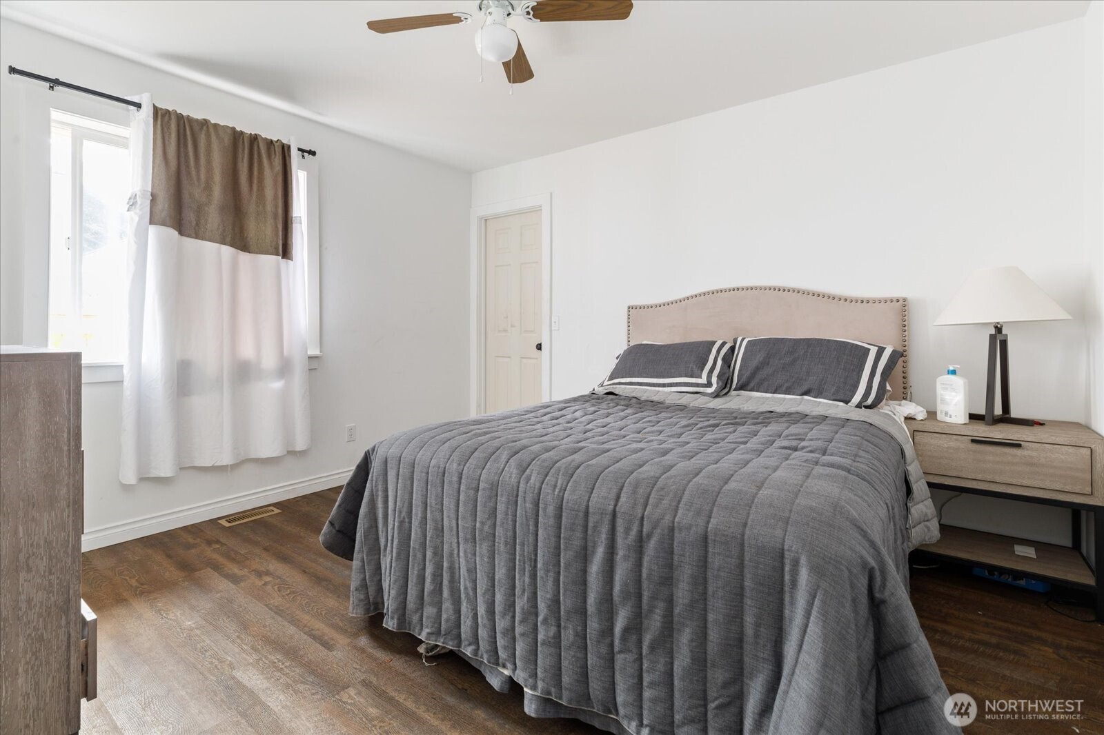 1853 SW Olive St. , Oak Harbor, WA 98277