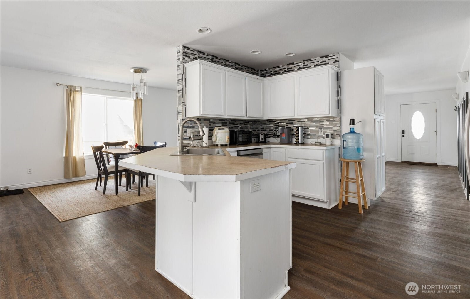 1853 SW Olive St. , Oak Harbor, WA 98277