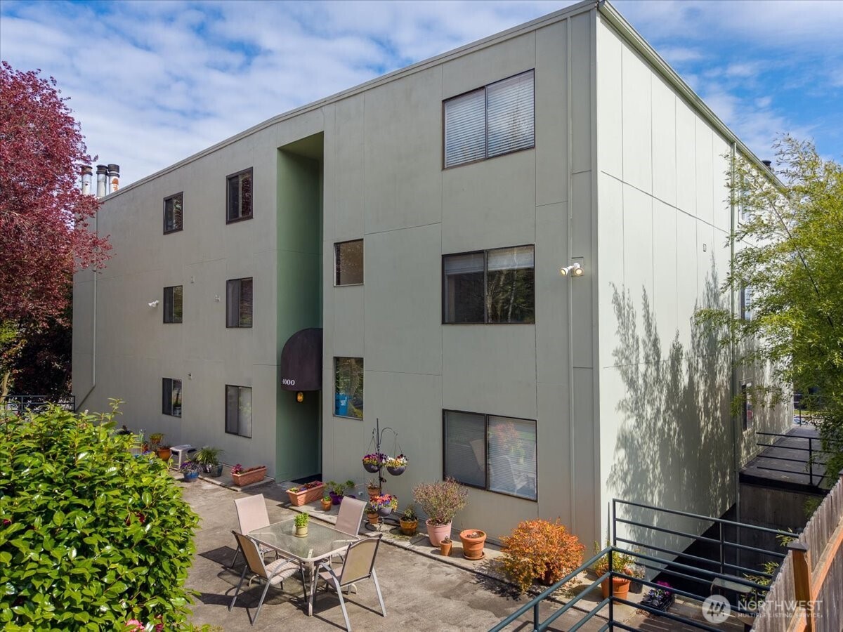 4000 24th Avenue W #202, Seattle, WA 98199