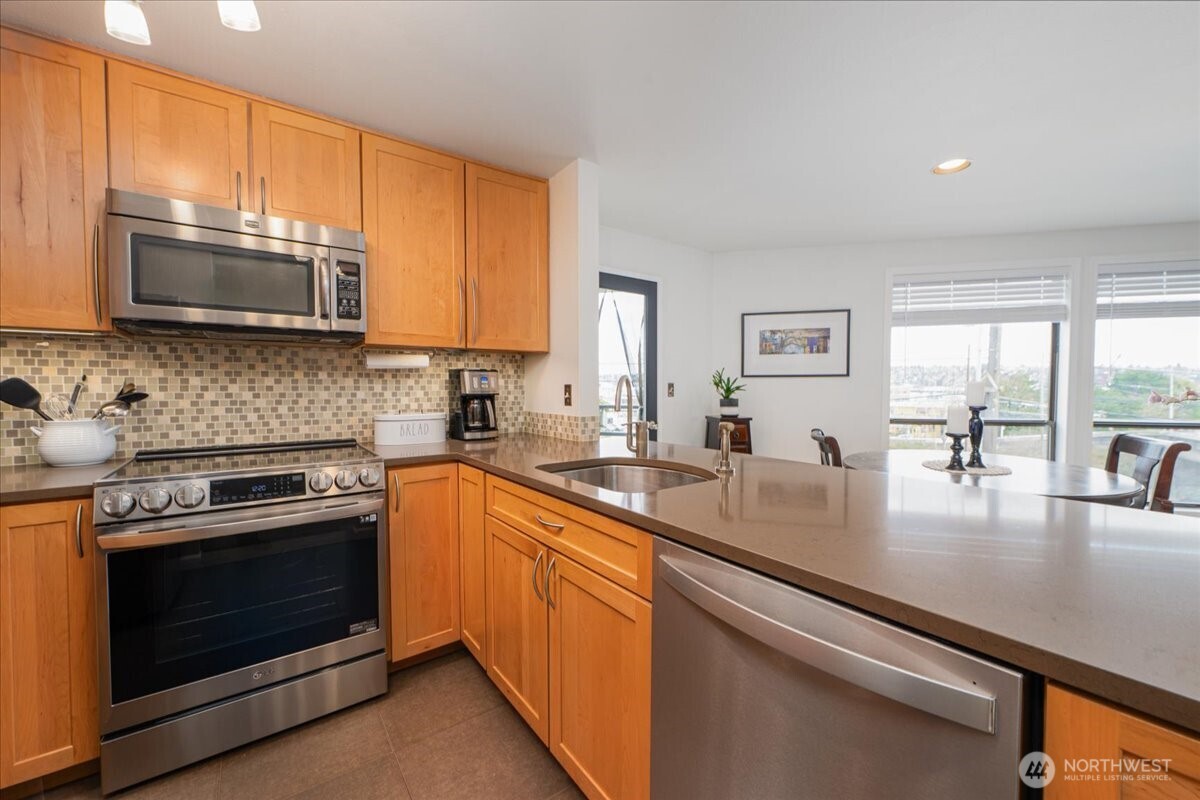 4000 24th Avenue W #202, Seattle, WA 98199