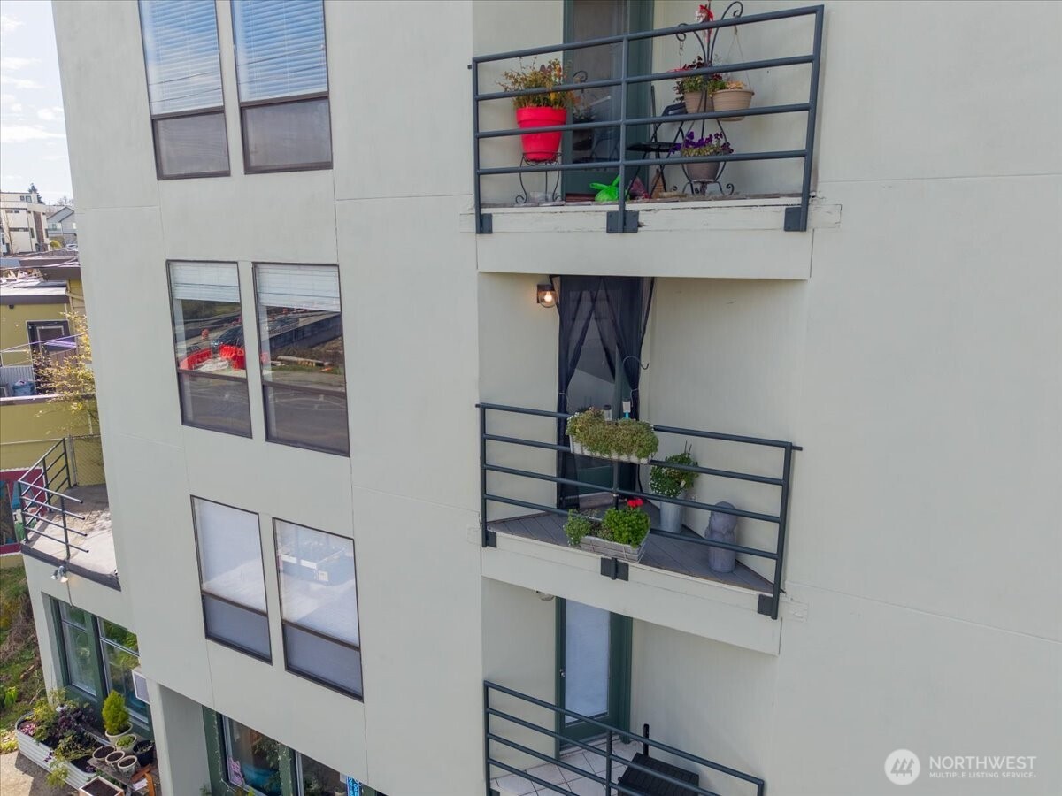 4000 24th Avenue W #202, Seattle, WA 98199