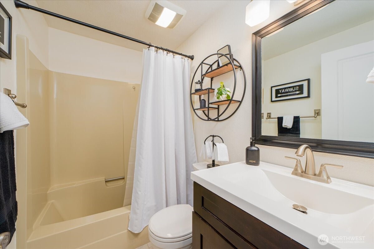 4000 24th Avenue W #202, Seattle, WA 98199
