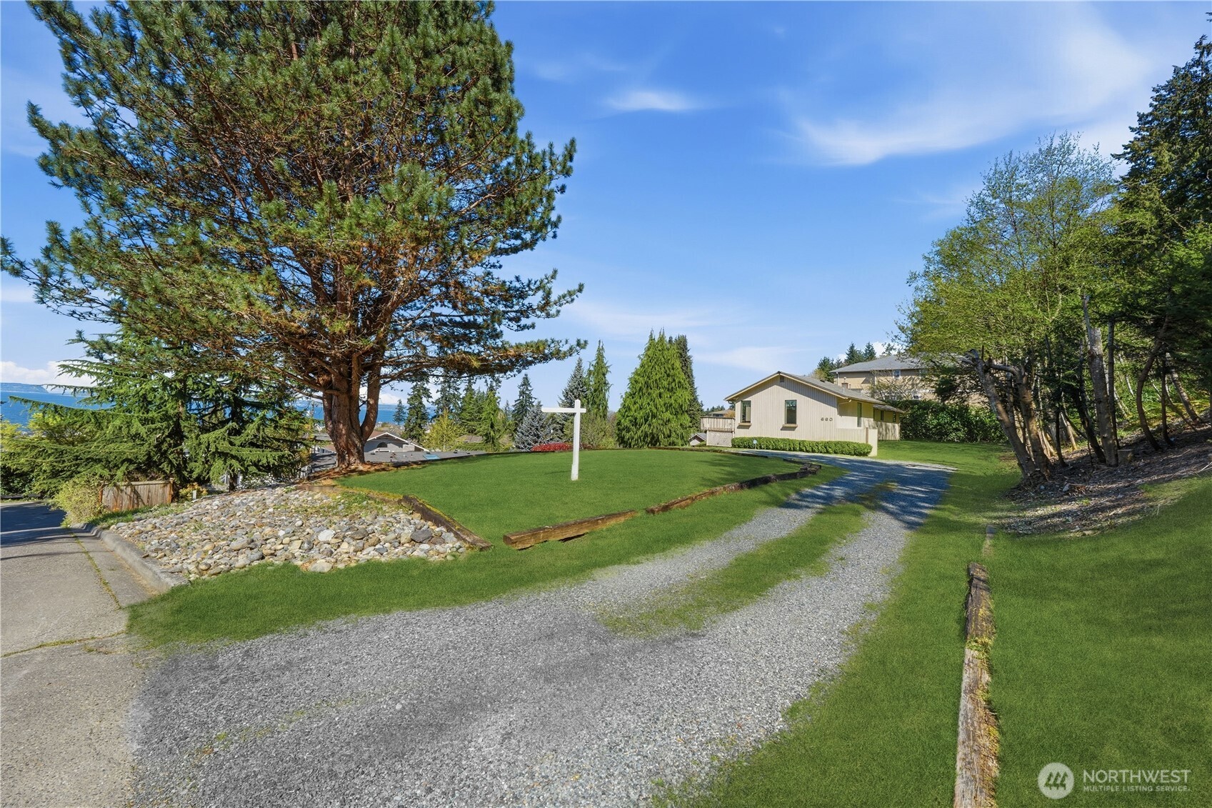 660 Campbell Avenue , Mukilteo, WA 98275