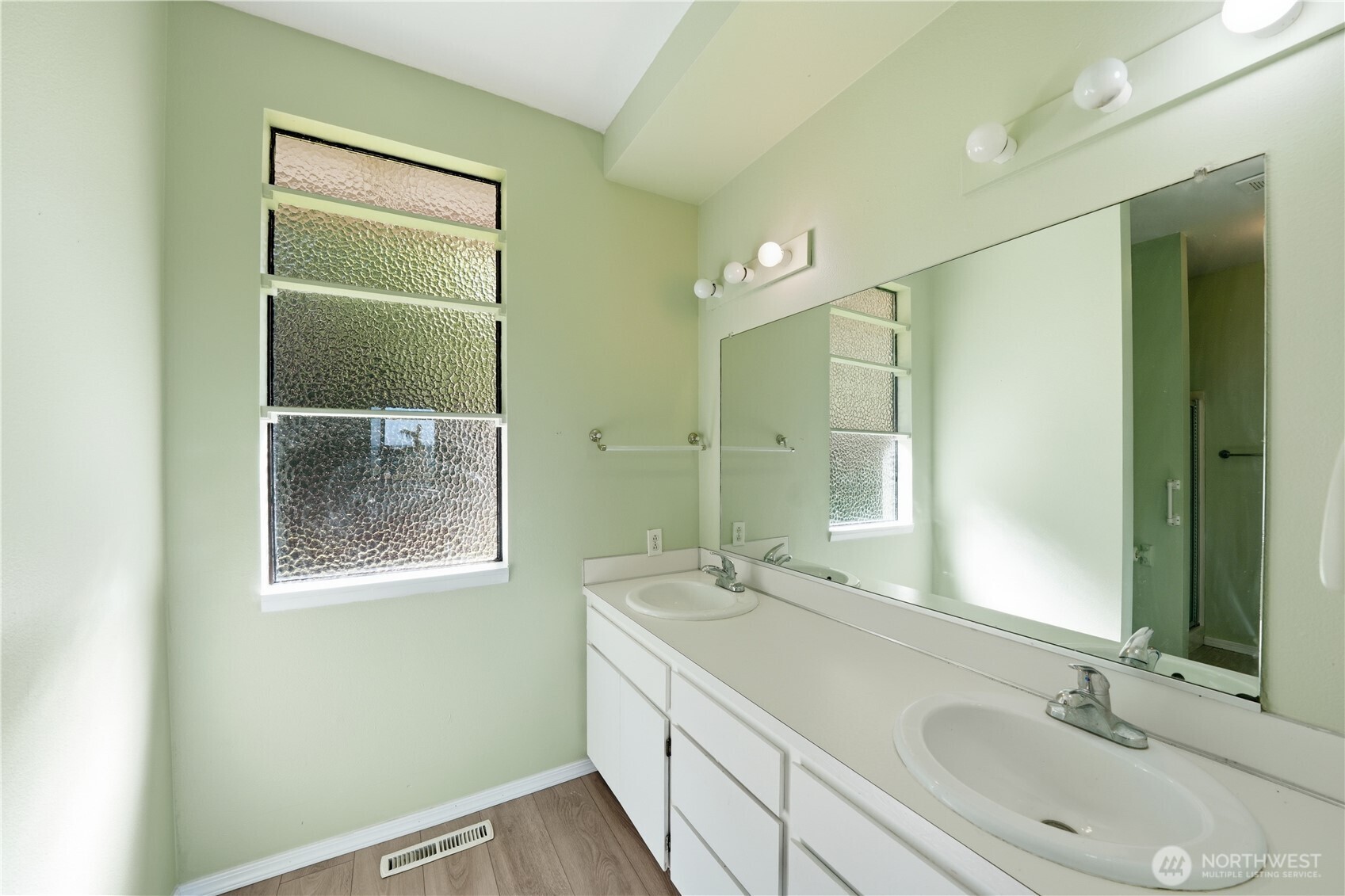 660 Campbell Avenue , Mukilteo, WA 98275