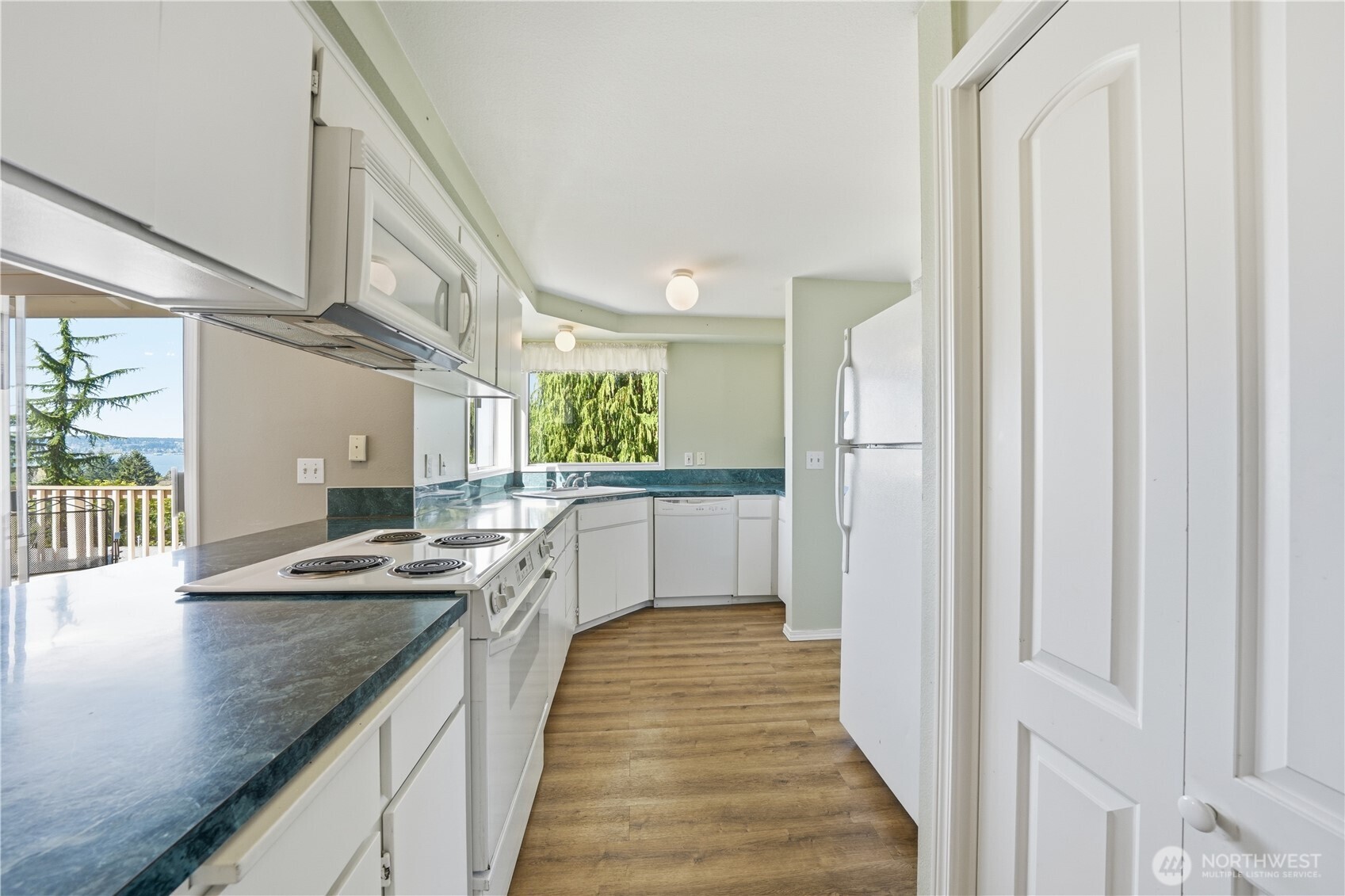 660 Campbell Avenue , Mukilteo, WA 98275