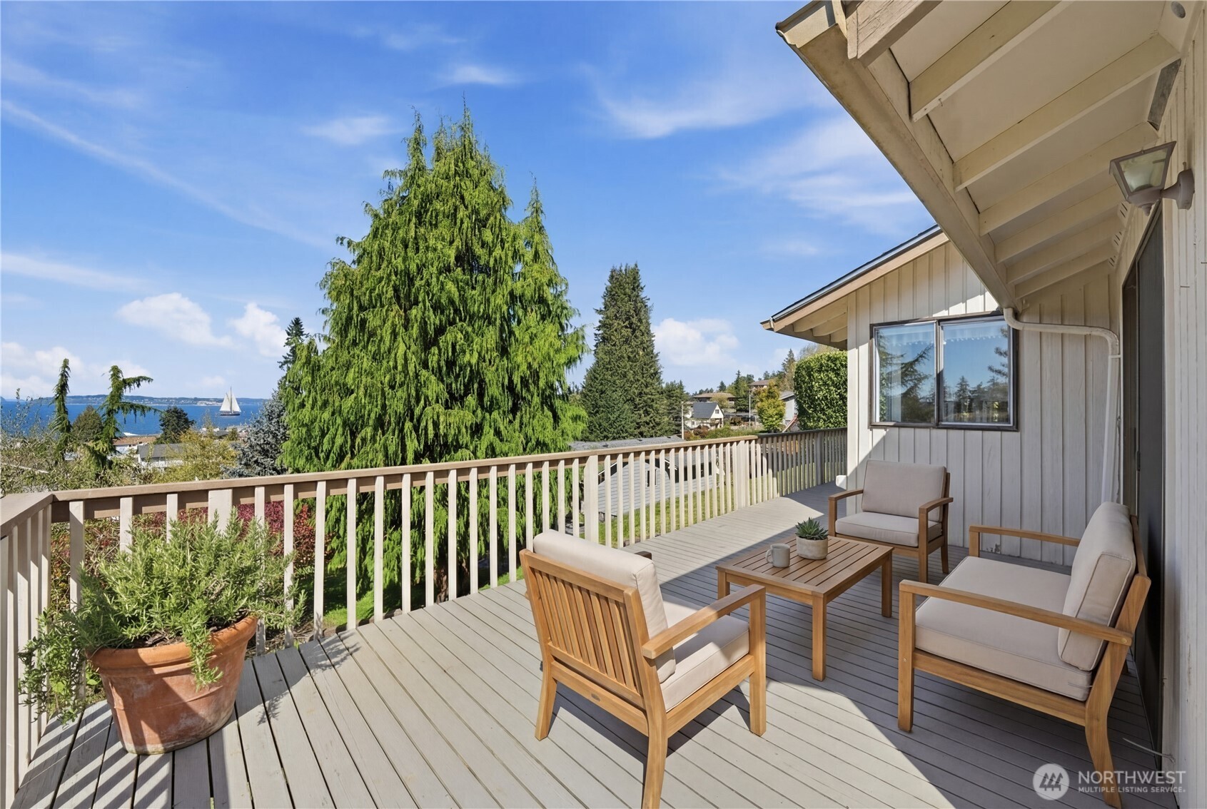 660 Campbell Avenue , Mukilteo, WA 98275