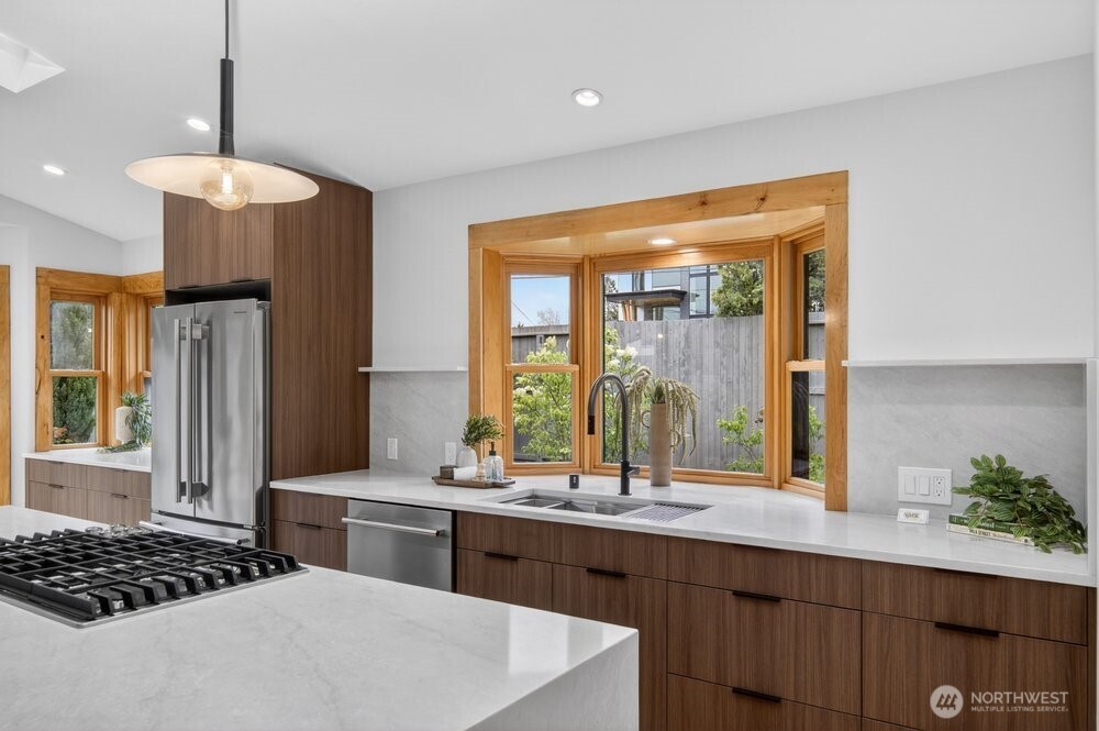 1620 171st Avenue NE, Bellevue, WA 98008