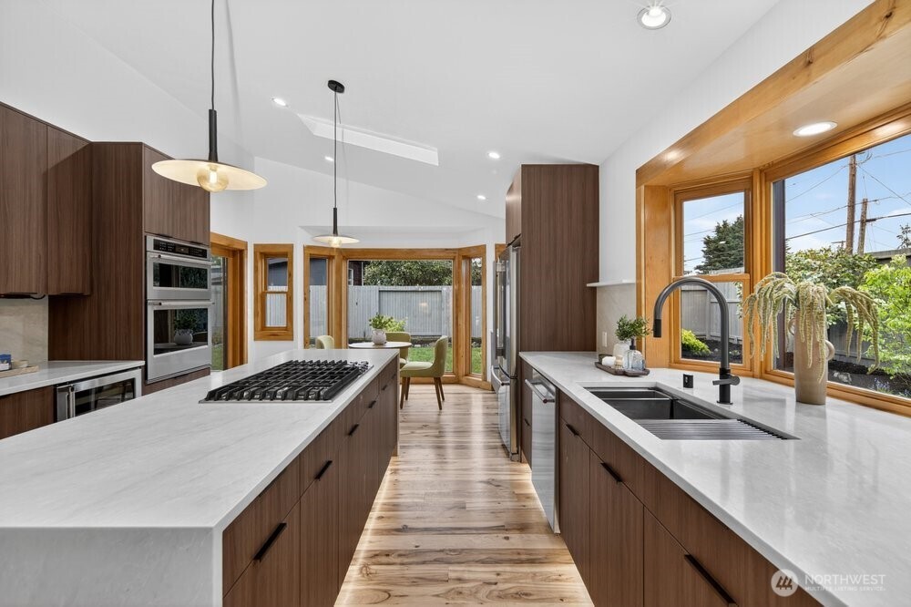 1620 171st Avenue NE, Bellevue, WA 98008