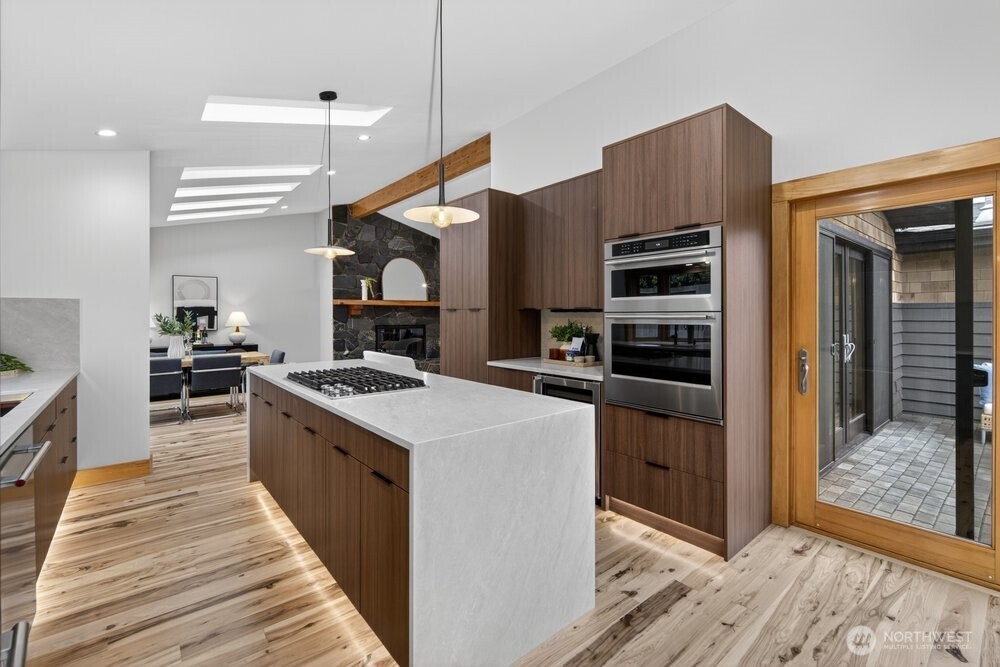 1620 171st Avenue NE, Bellevue, WA 98008