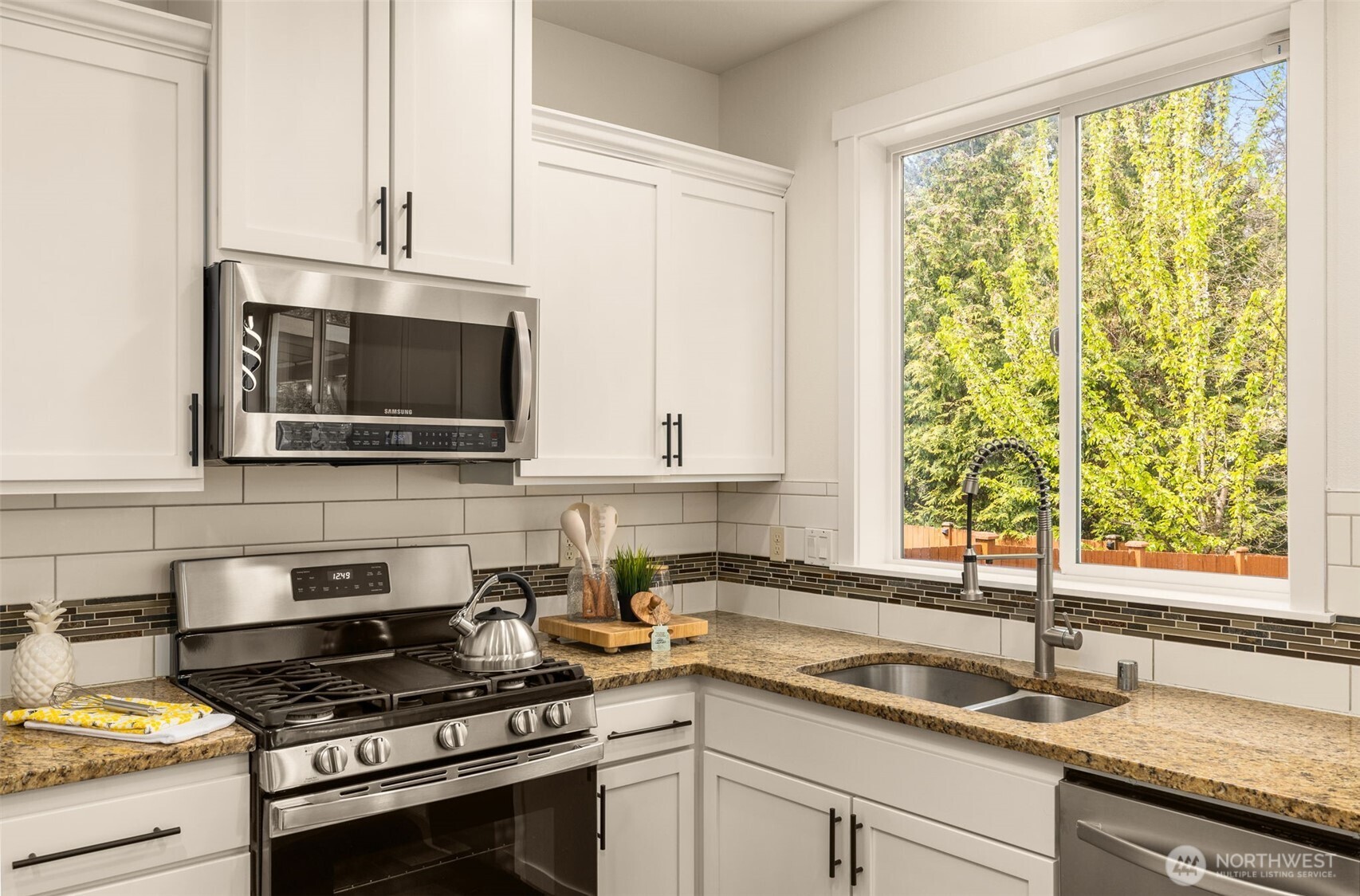 7614 NE 169th Lane , Kenmore, WA 98028