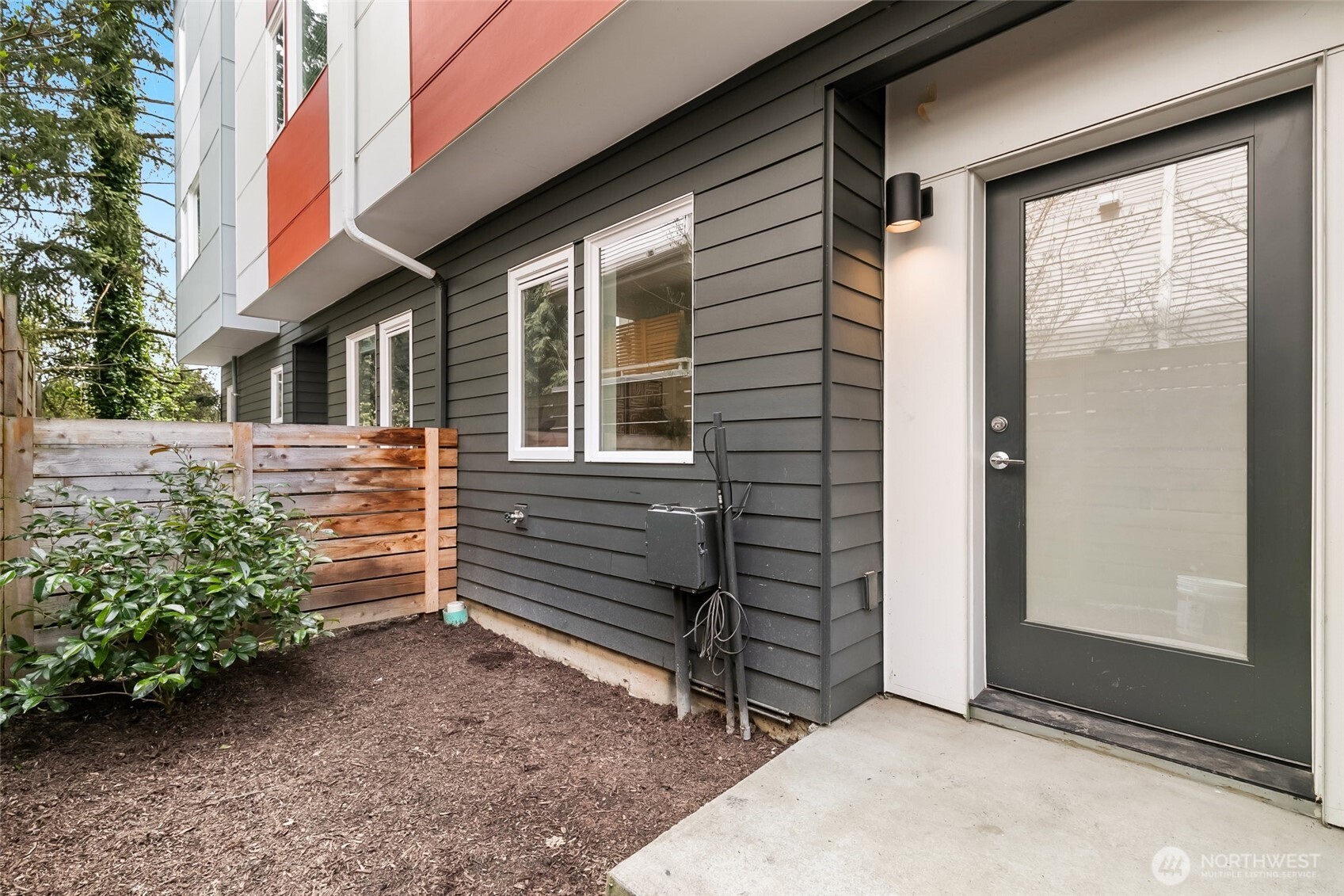 12524 15th Avenue NE #B, Seattle, WA 98125