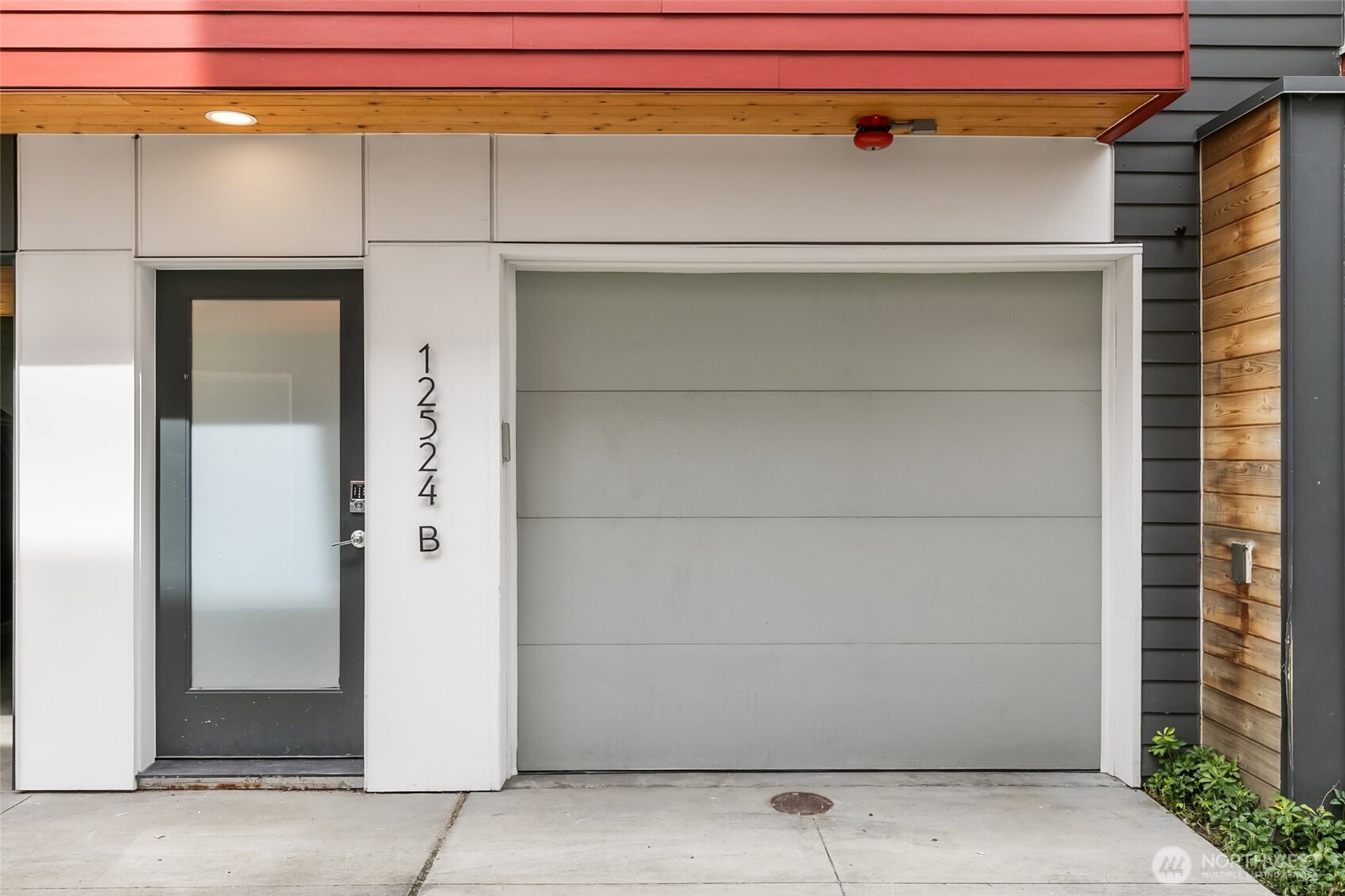 12524 15th Avenue NE #B, Seattle, WA 98125
