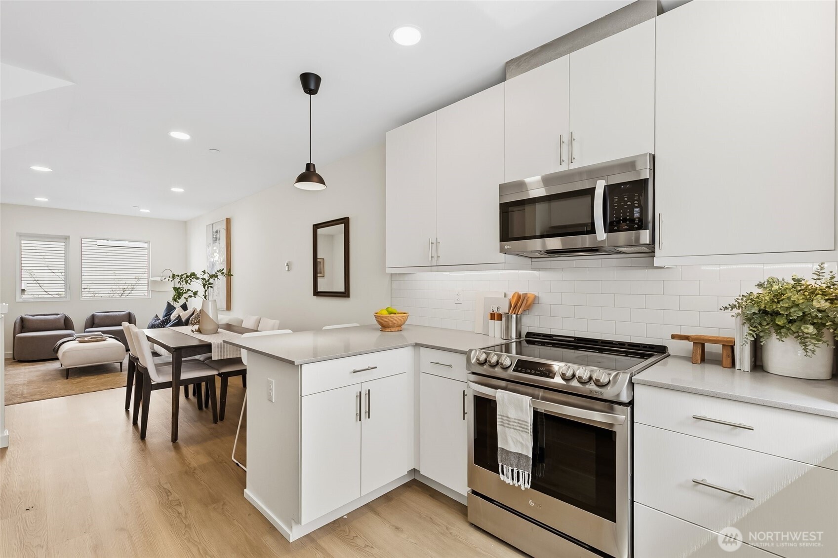 12524 15th Avenue NE #B, Seattle, WA 98125