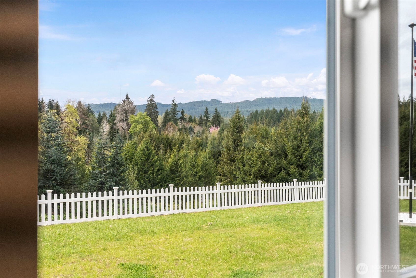 9611 W Belfair Valley Road , Bremerton, WA 98312