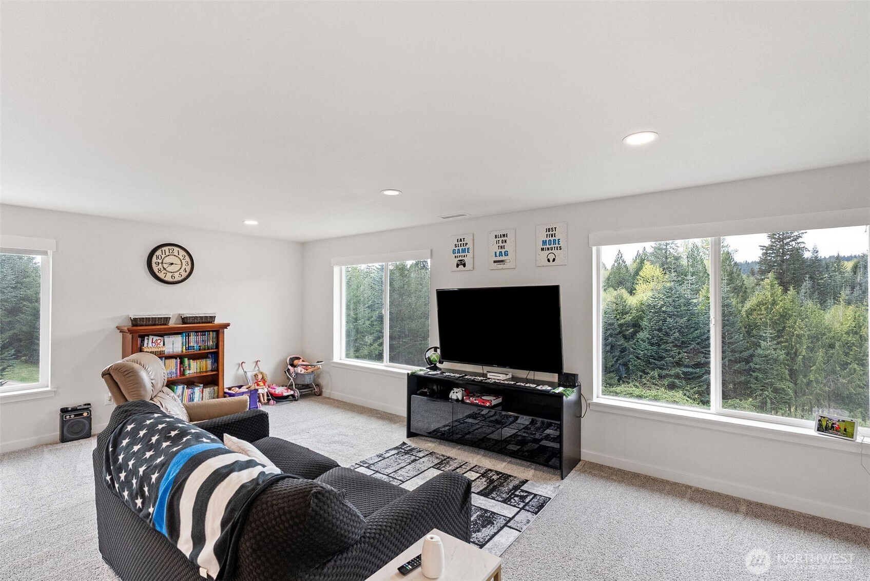 9611 W Belfair Valley Road , Bremerton, WA 98312