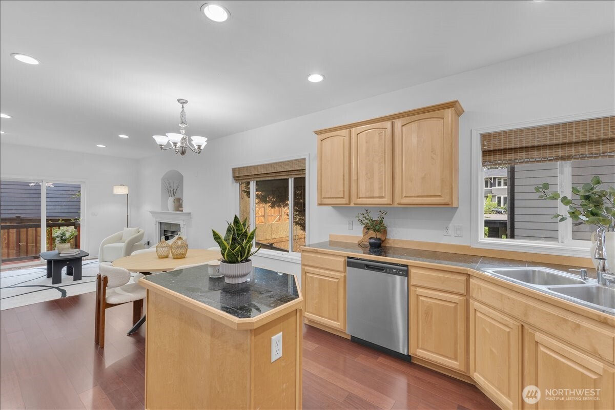 12421 NE 103rd Place , Kirkland, WA 98033