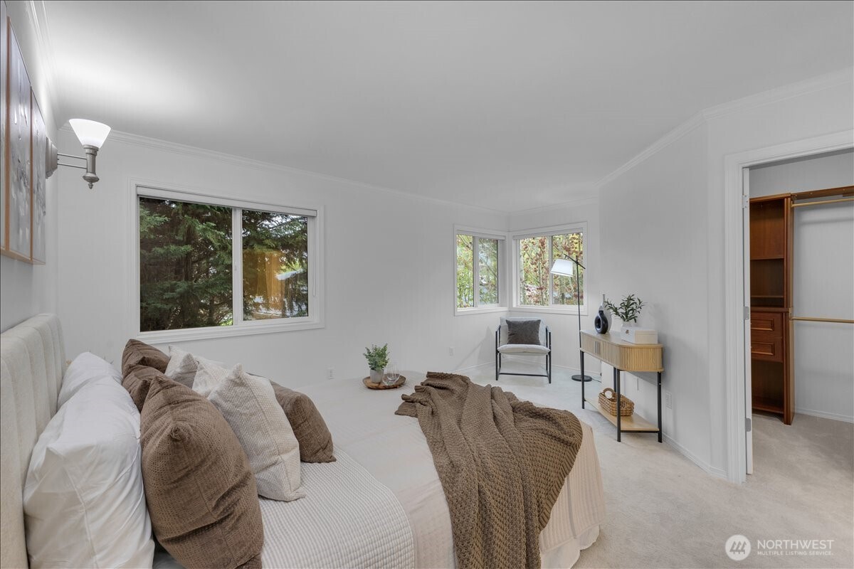12421 NE 103rd Place , Kirkland, WA 98033