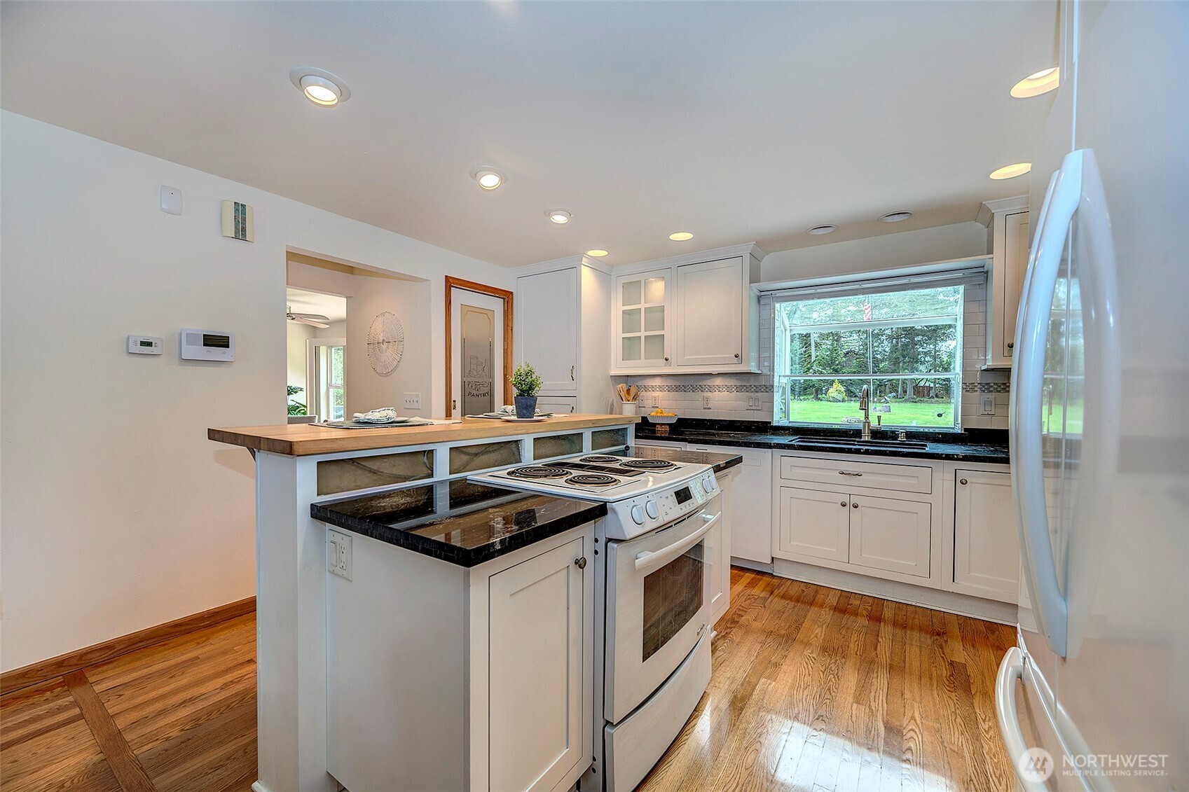 257 Dawn Crest Place , Camano Island, WA 98282