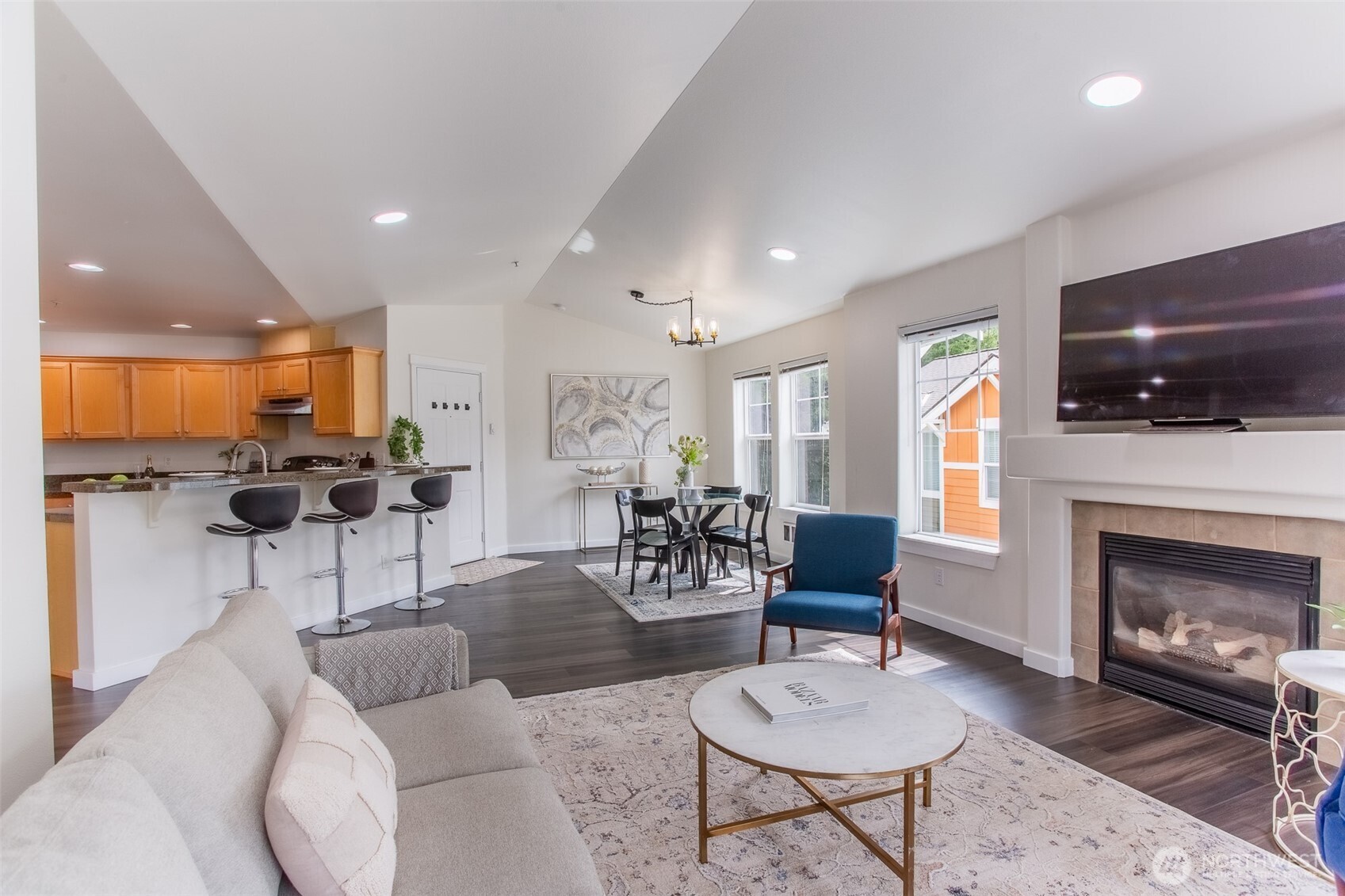 10620 221st Lane NE #203, Redmond, WA 98053