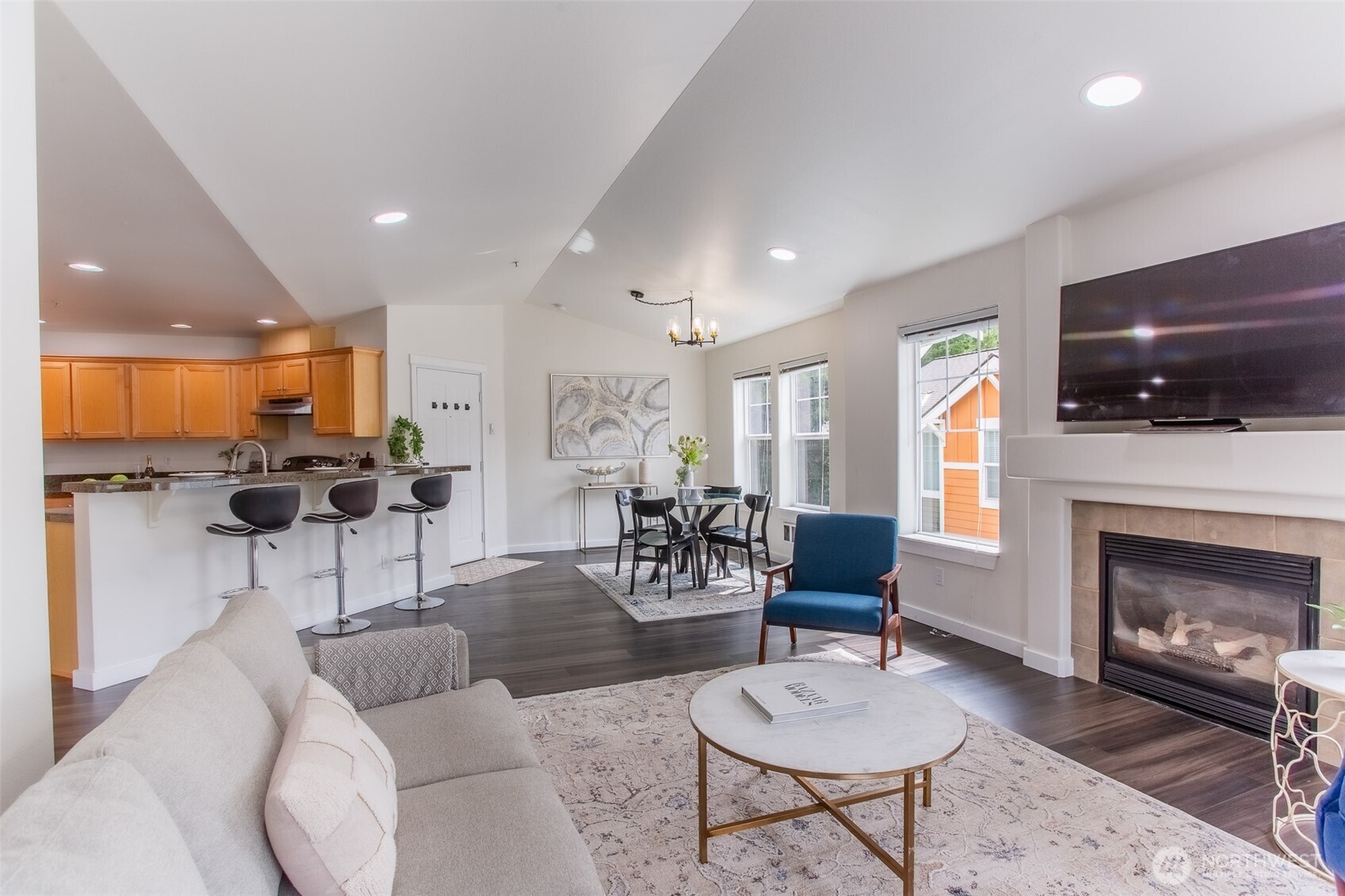 10620 221st Lane NE #203, Redmond, WA 98053