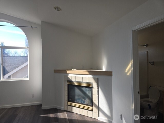 9715 26th Avenue SW #202, Seattle, WA 98106-2600