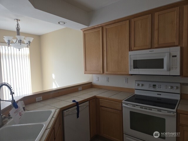 9715 26th Avenue SW #202, Seattle, WA 98106-2600