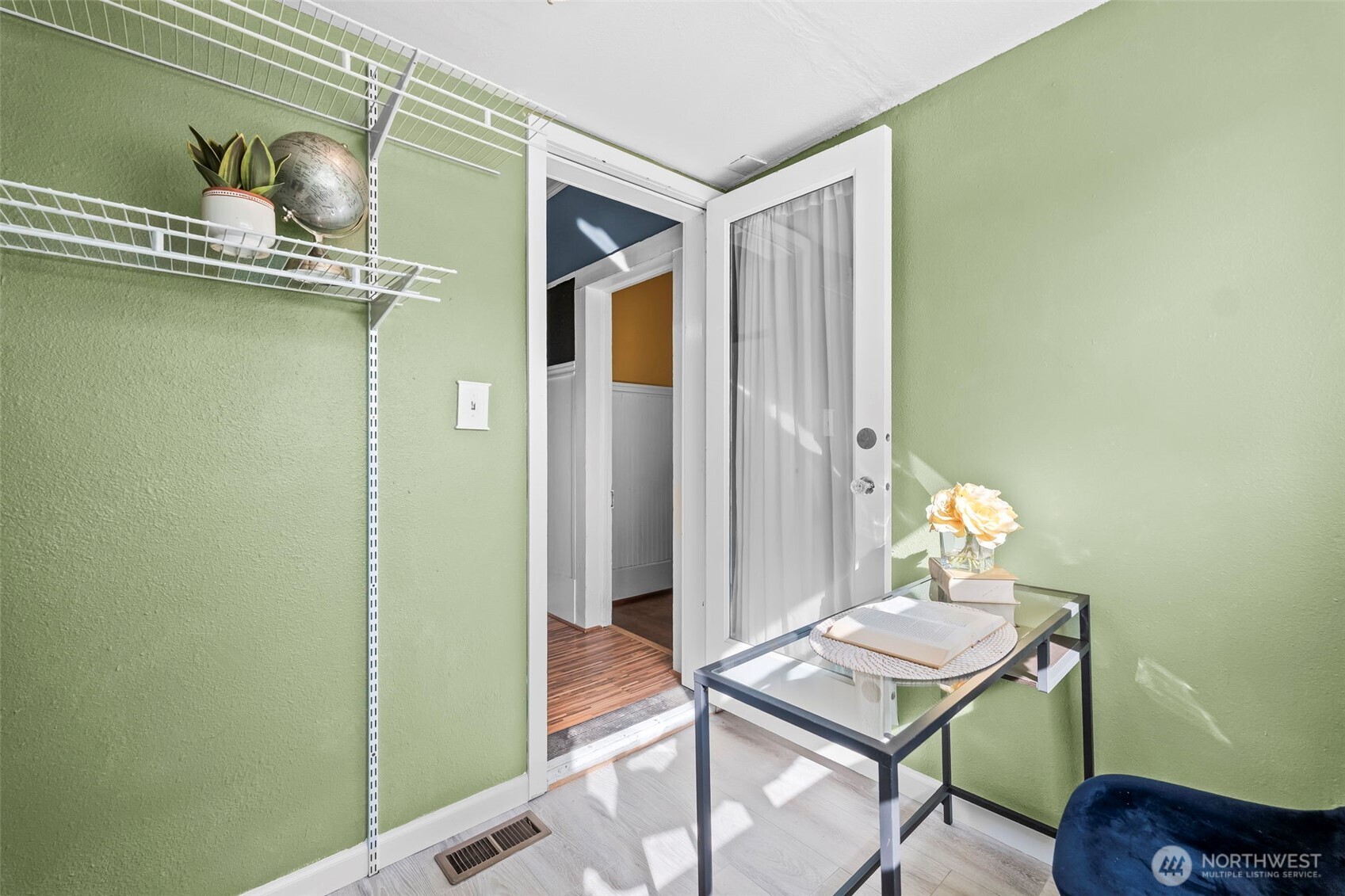 624 W Willis Street , Kent, WA 98032