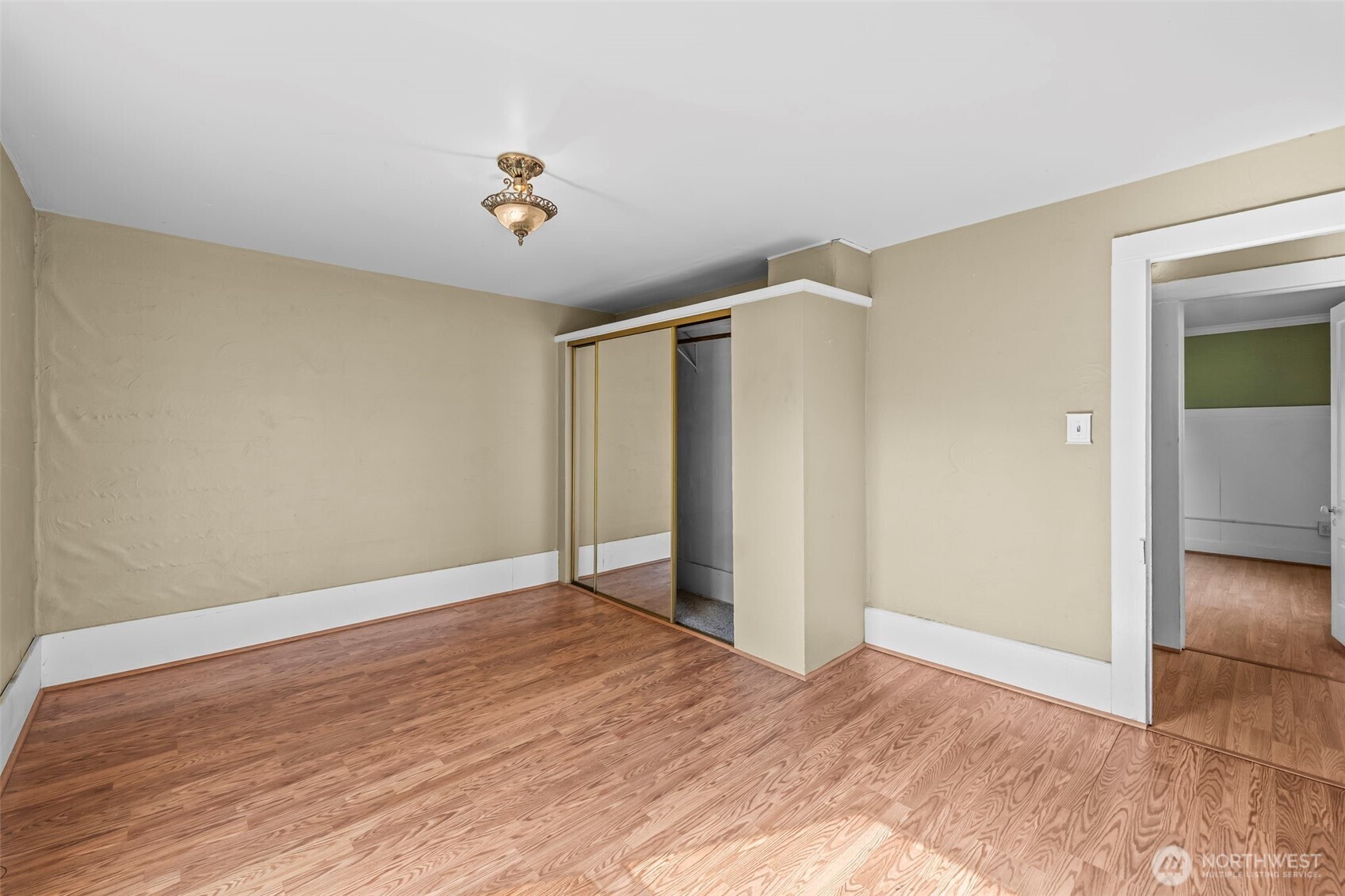 624 W Willis Street , Kent, WA 98032