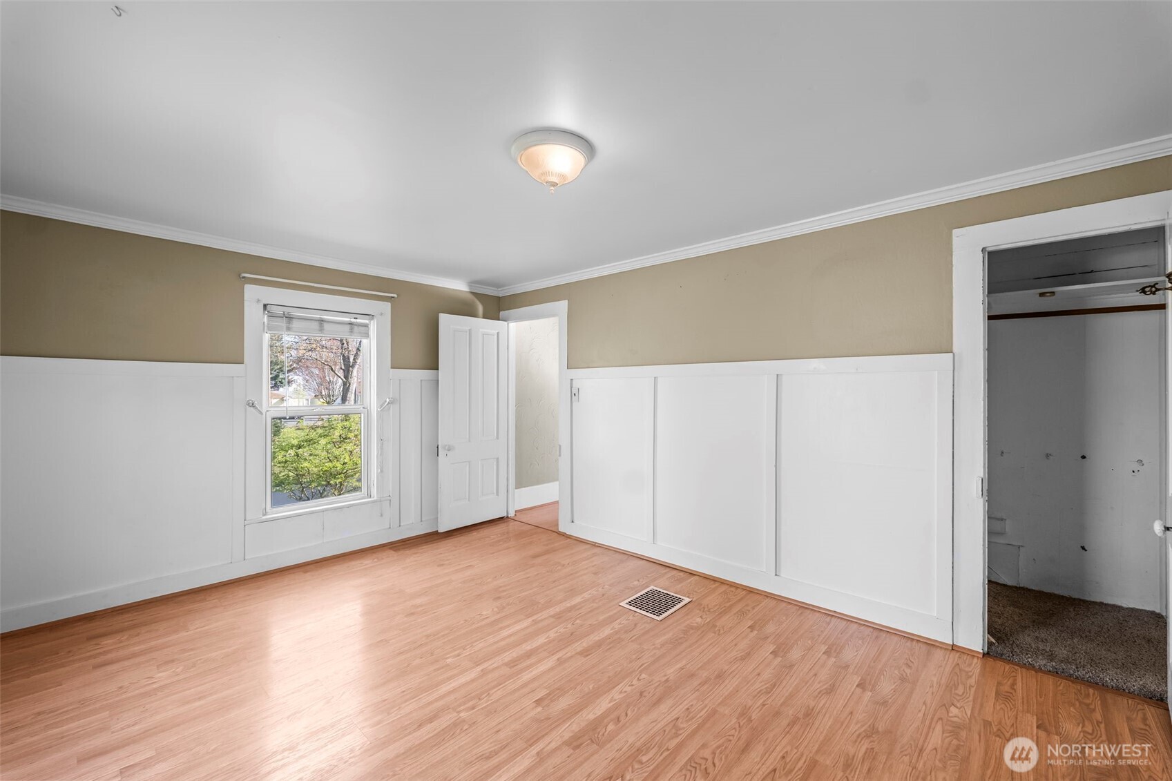 624 W Willis Street , Kent, WA 98032
