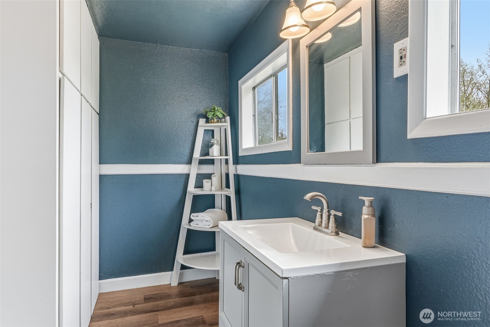 430 Carnine Road , Castle Rock, WA 98611