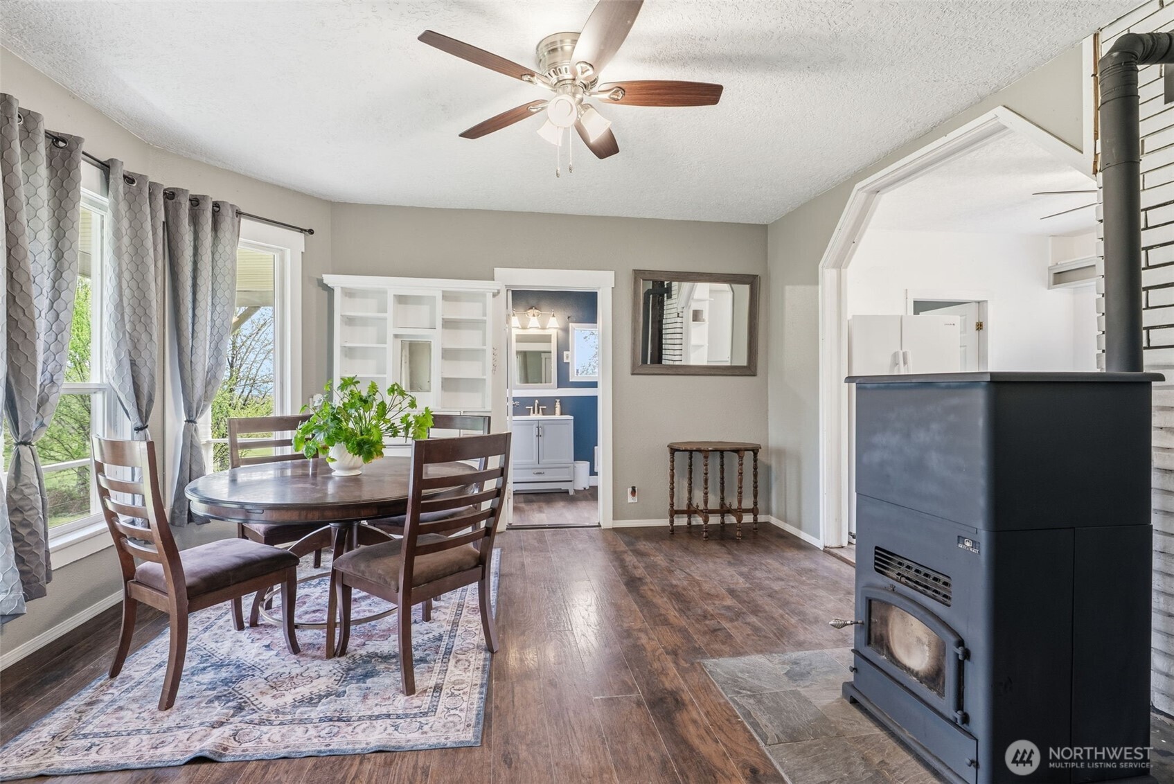 430 Carnine Road , Castle Rock, WA 98611