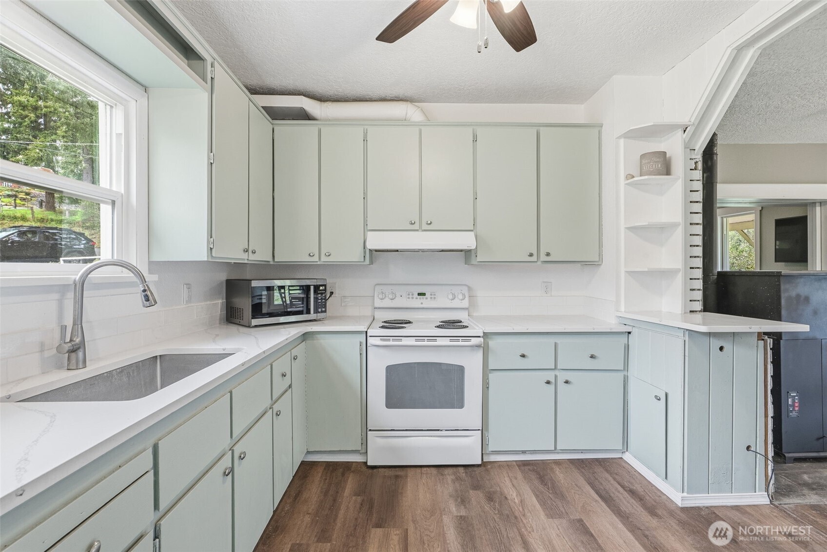 430 Carnine Road , Castle Rock, WA 98611