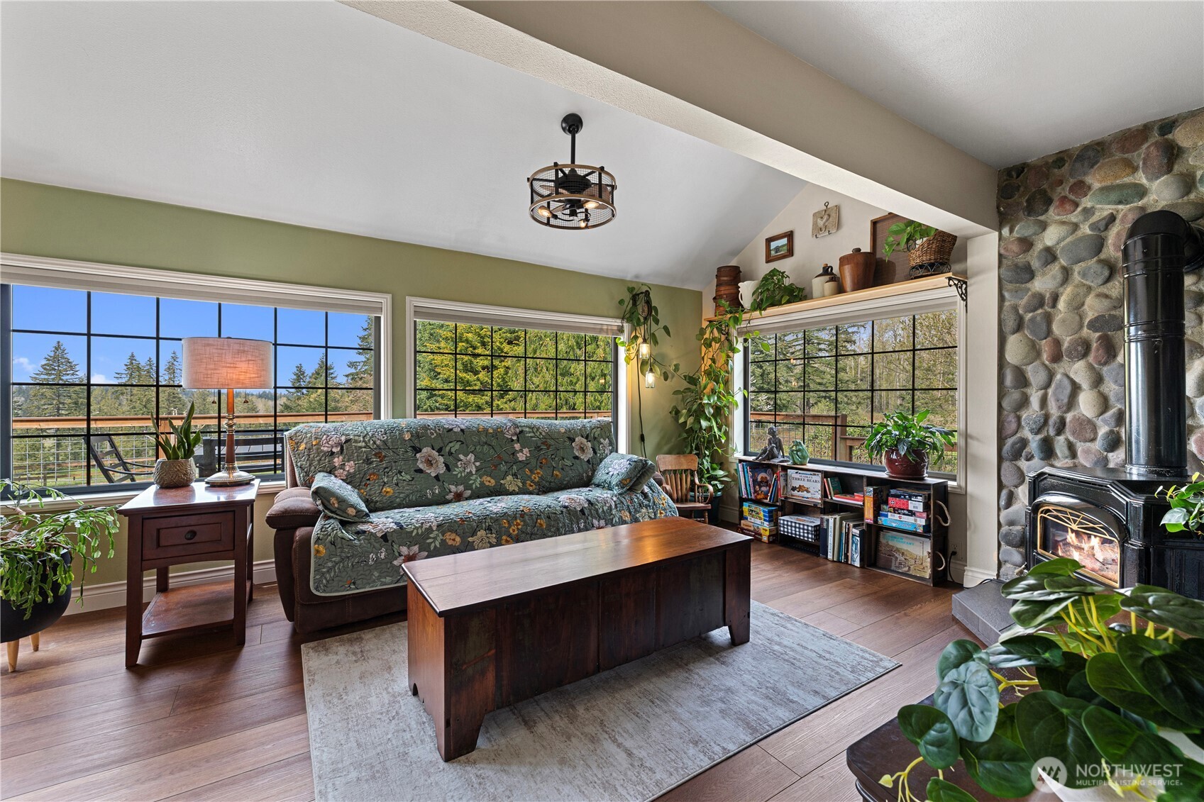 1720 Van Wyck Road , Bellingham, WA 98226