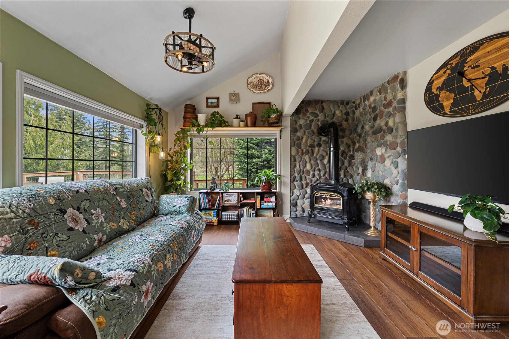 1720 Van Wyck Road , Bellingham, WA 98226