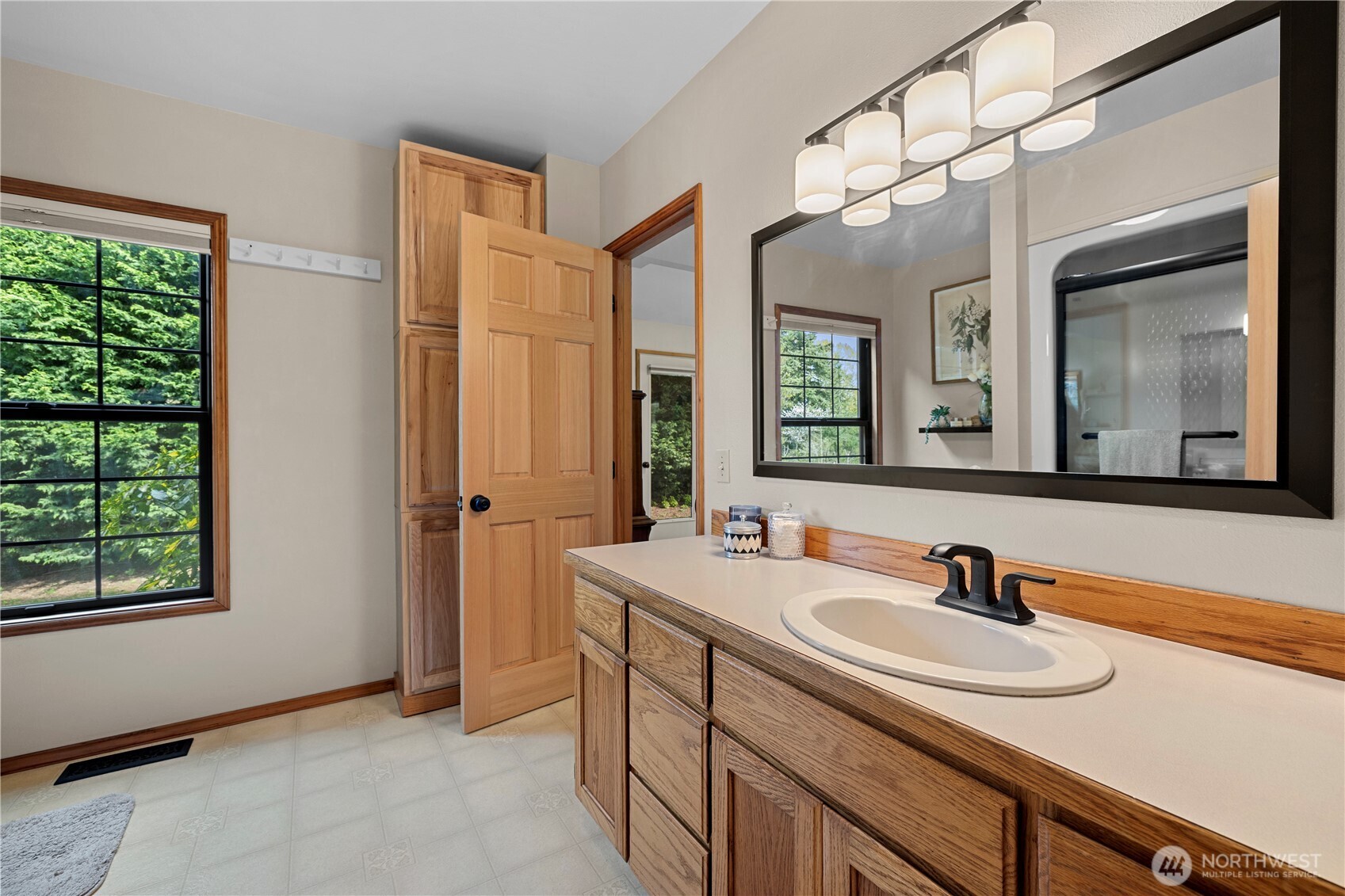 1720 Van Wyck Road , Bellingham, WA 98226