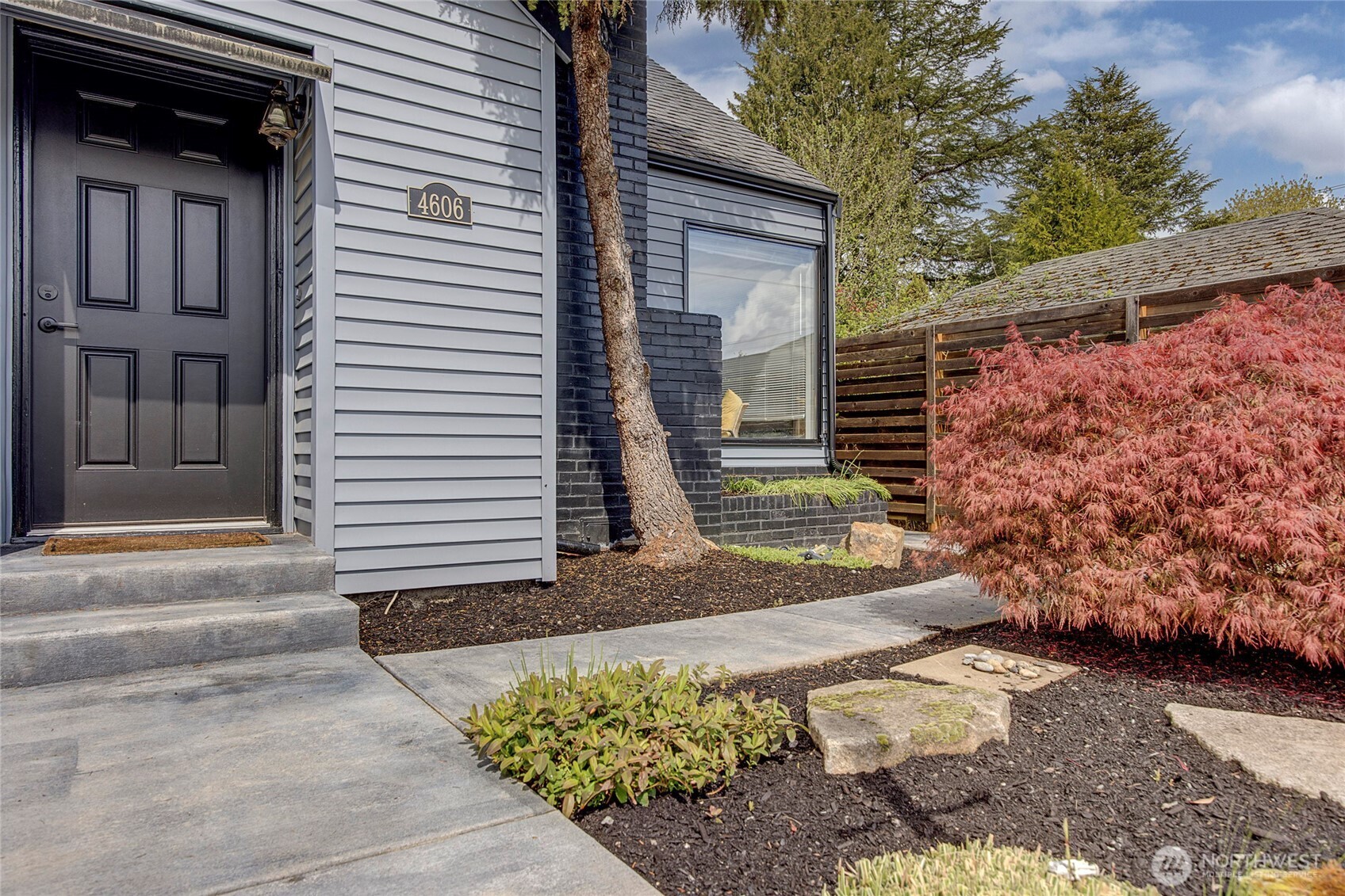 4606 NE 47th Street , Seattle, WA 98105