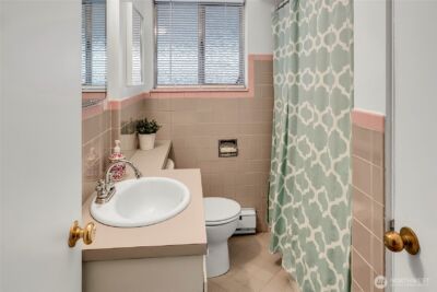 4606 NE 47th Street , Seattle, WA 98105 - Photo 13